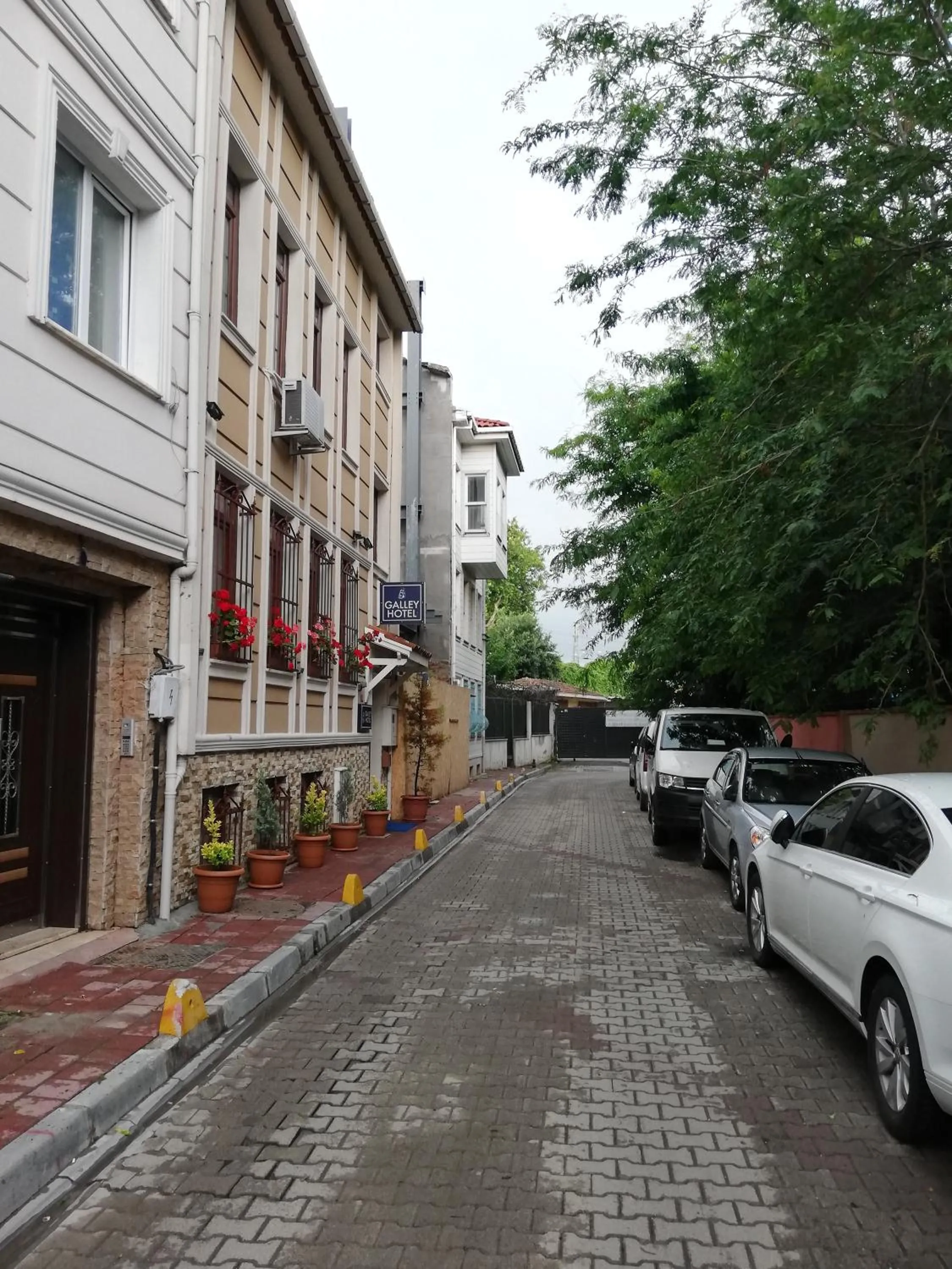 Neighbourhood in Galley Hotel