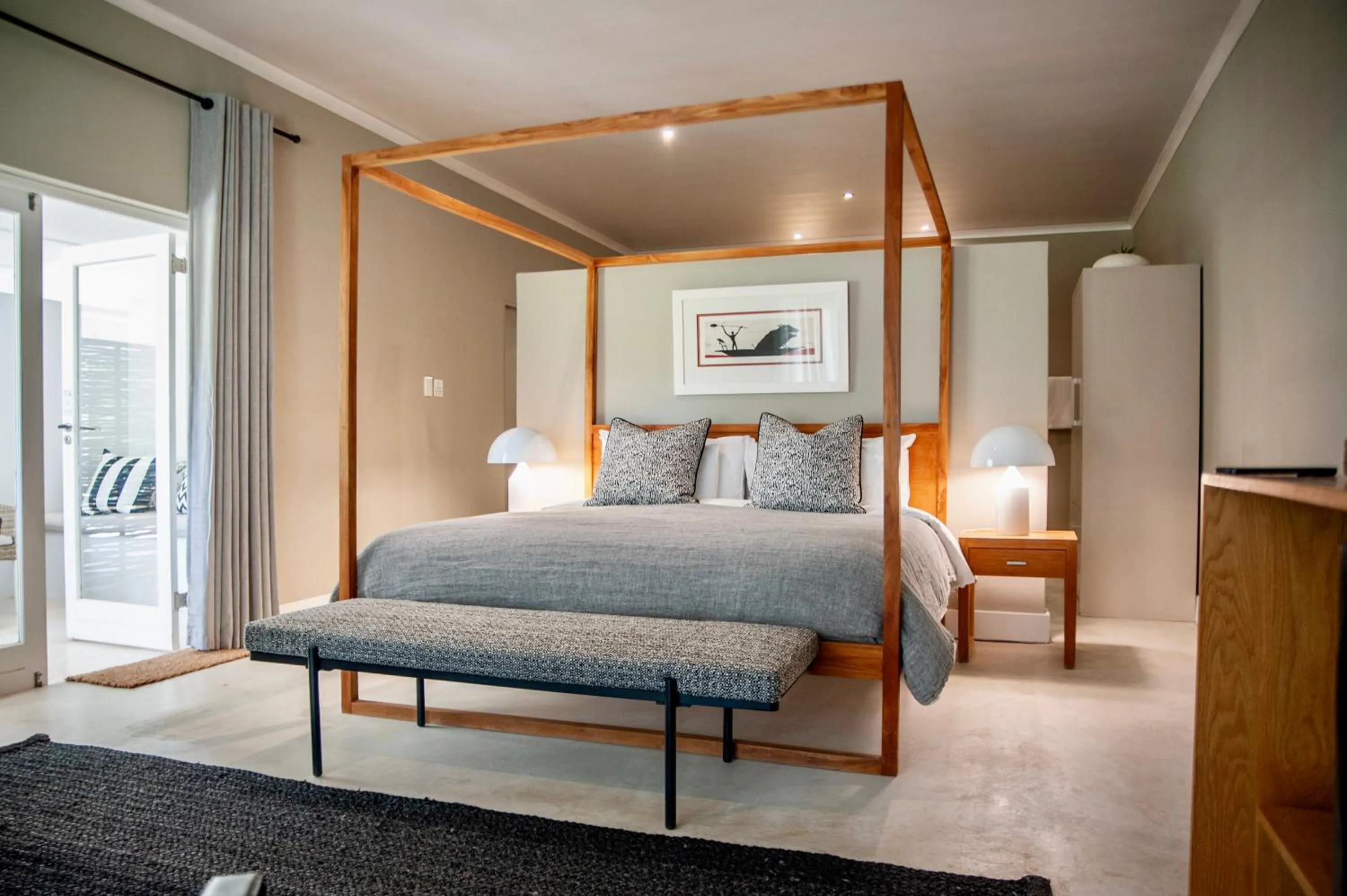 Bedroom, Bed in Mo & Rose's Nature Retreat