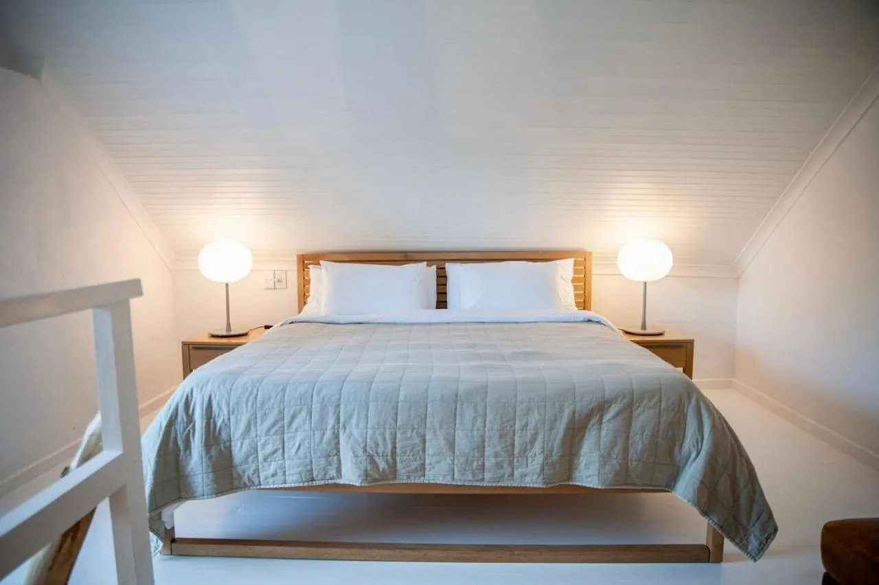 Bedroom, Bed in Mo & Rose's Nature Retreat