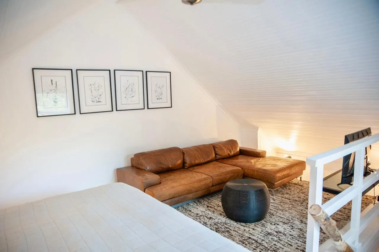 Seating area, Bed in Mo & Rose's Nature Retreat