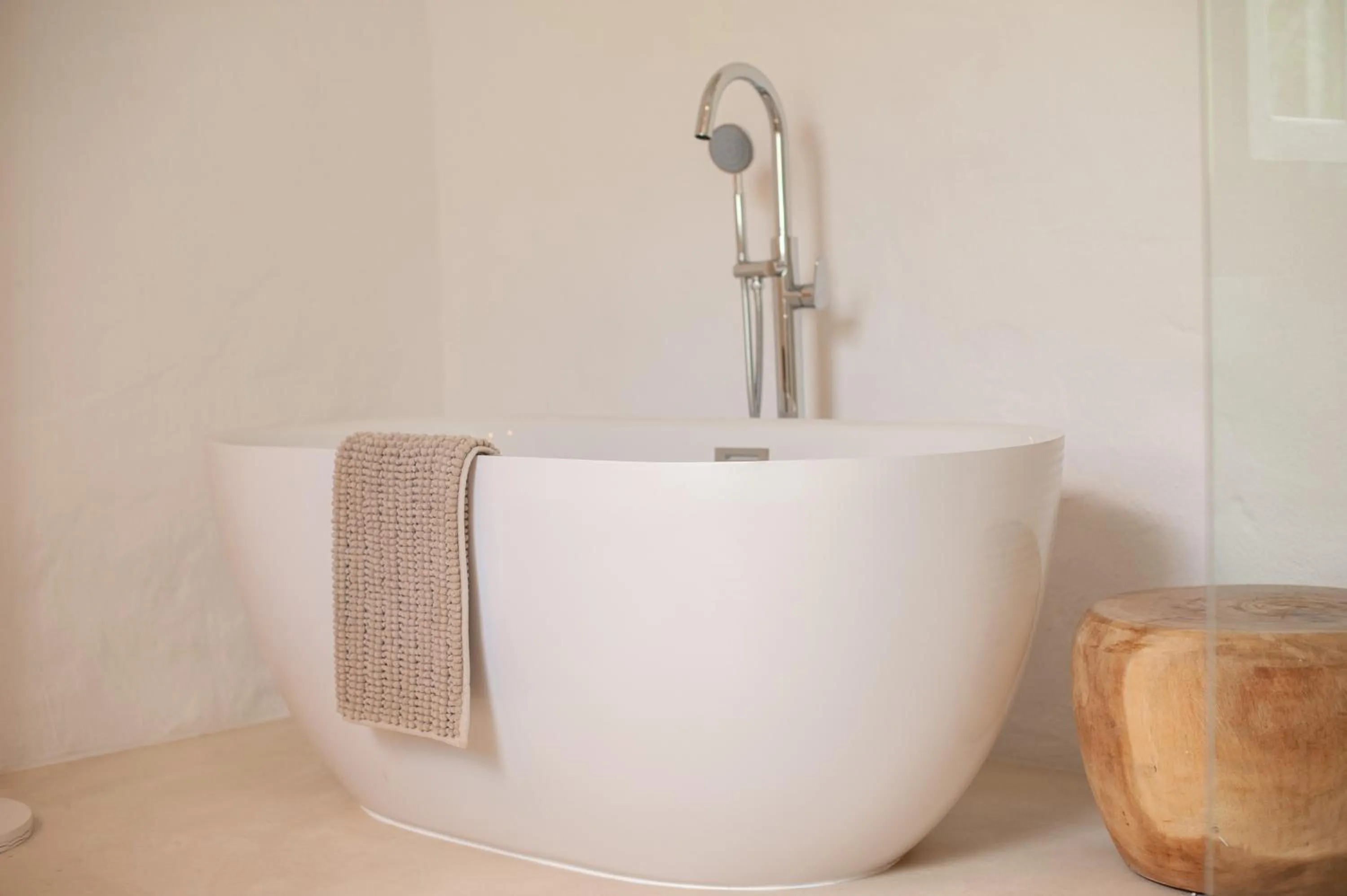 Bathroom in Mo & Rose's Nature Retreat