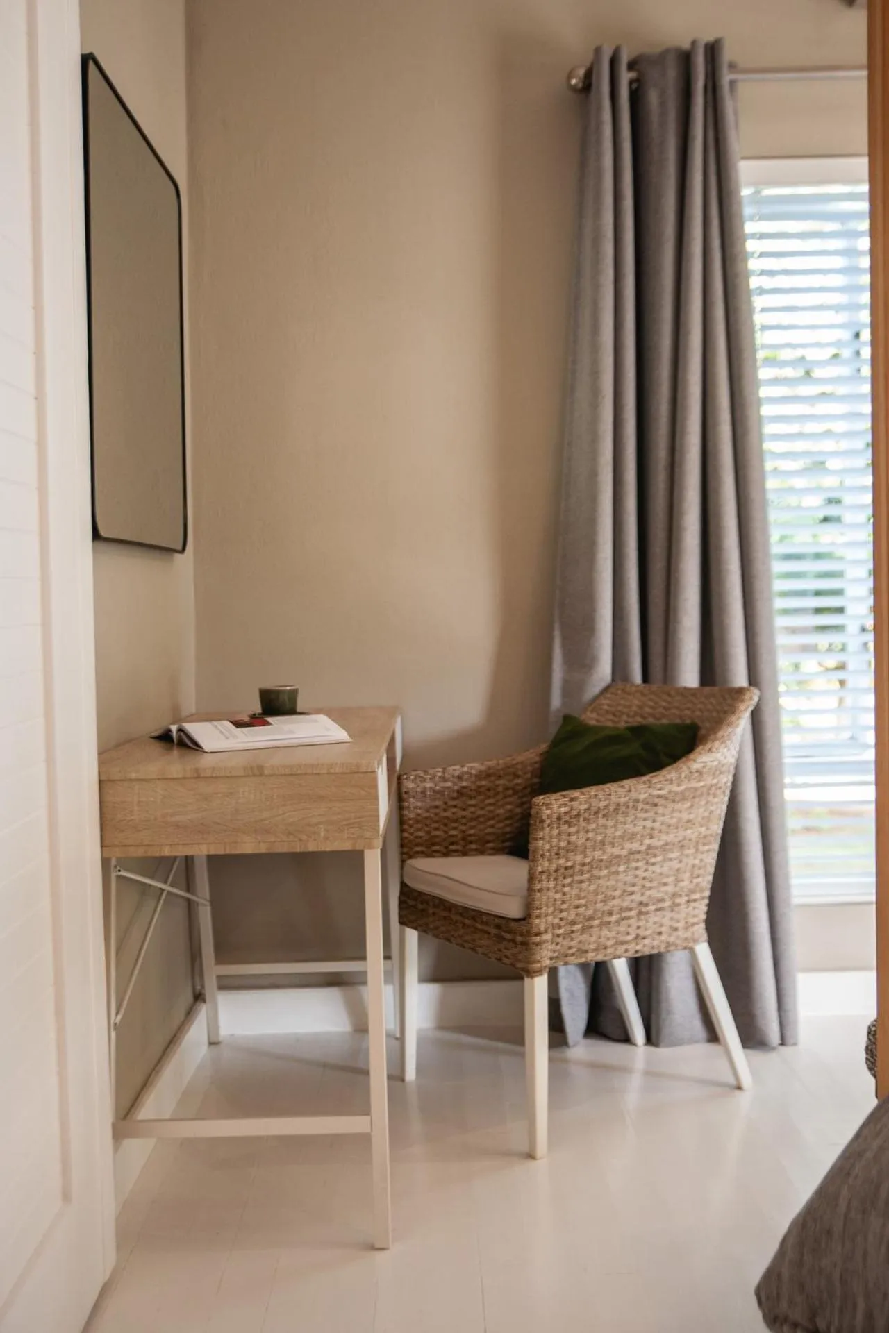 Bedroom in Mo & Rose's Nature Retreat