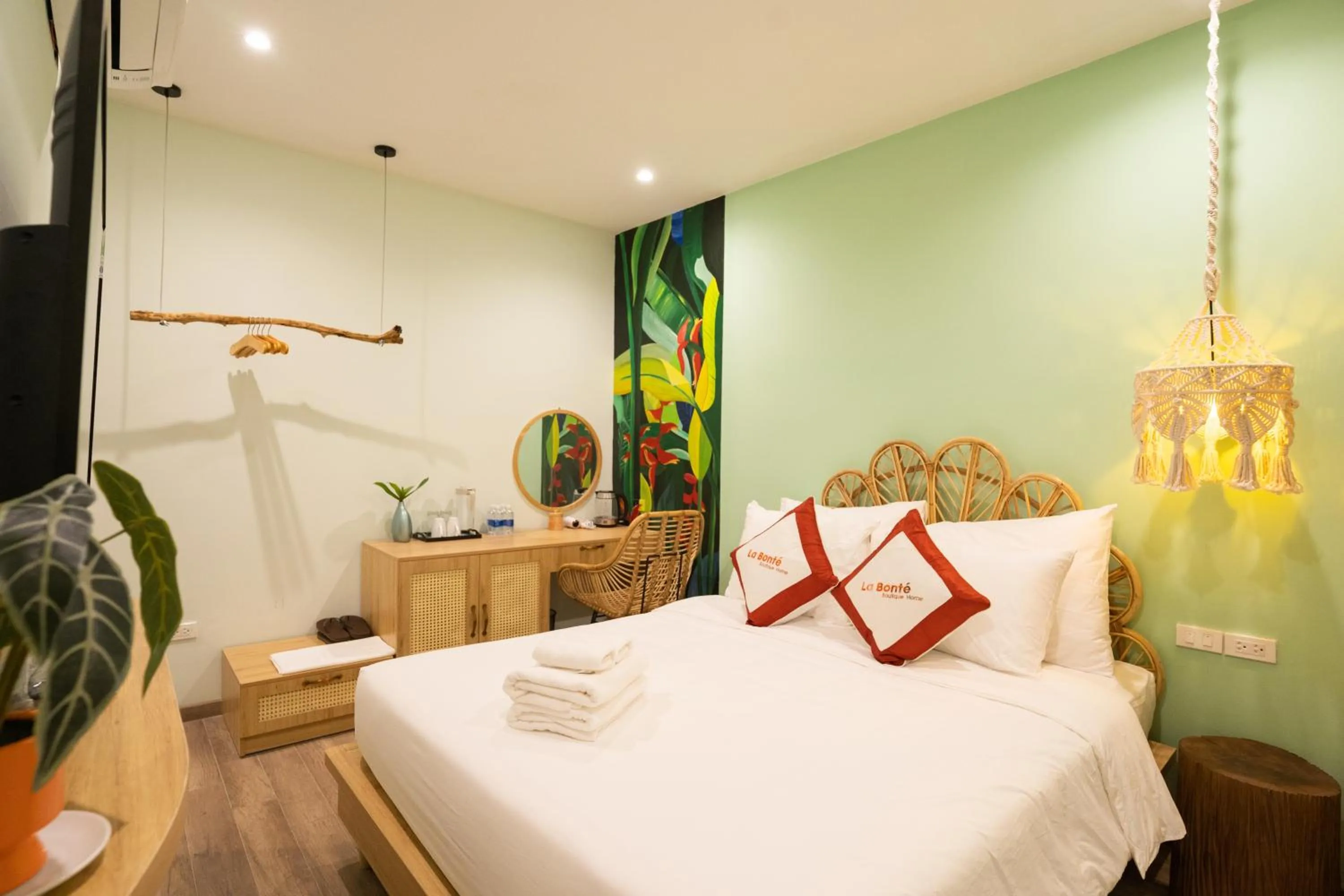 Bedroom, Bed in La Bonté Boutique Home Phu Quoc