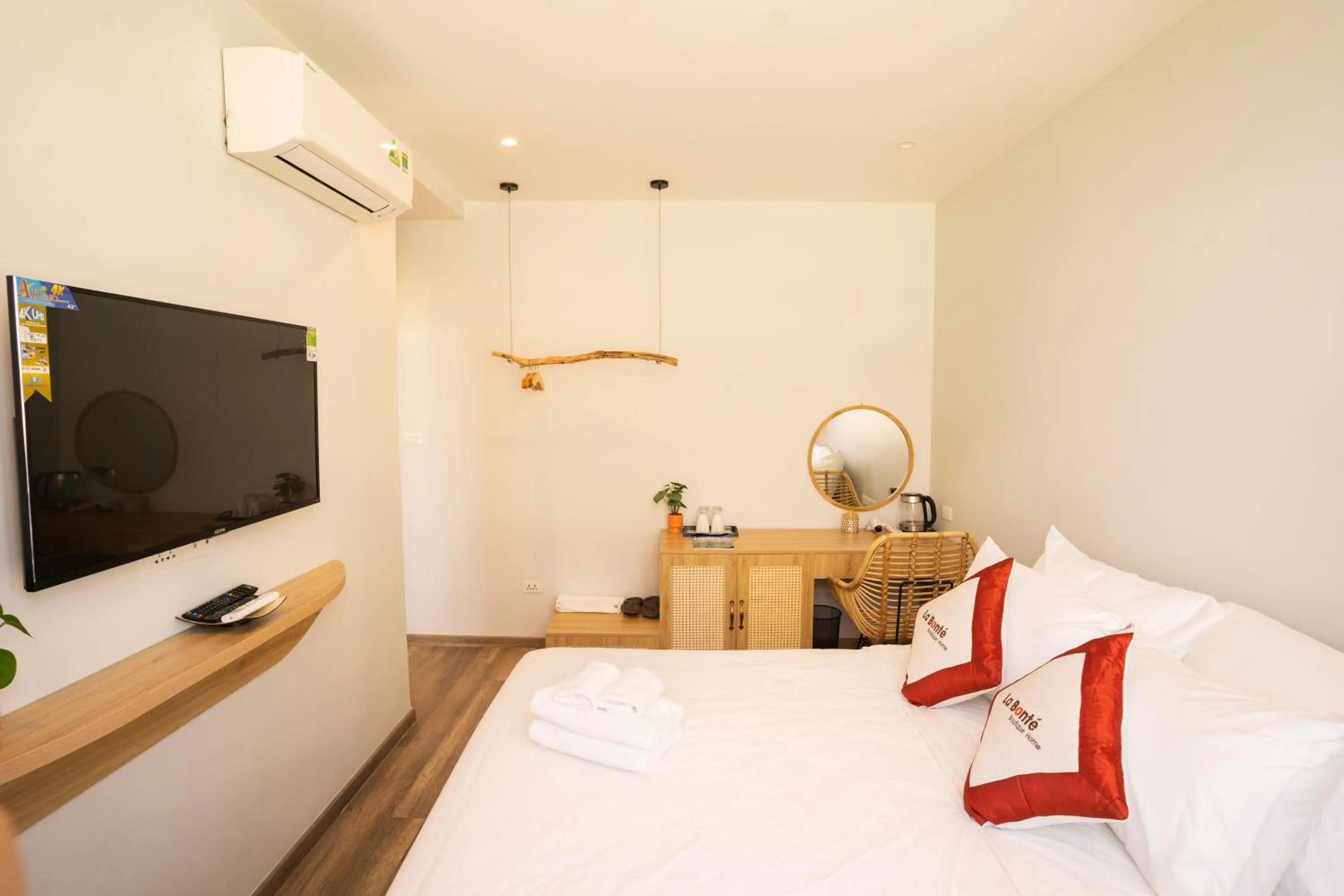 Evening entertainment, Bed in La Bonté Boutique Home Phu Quoc