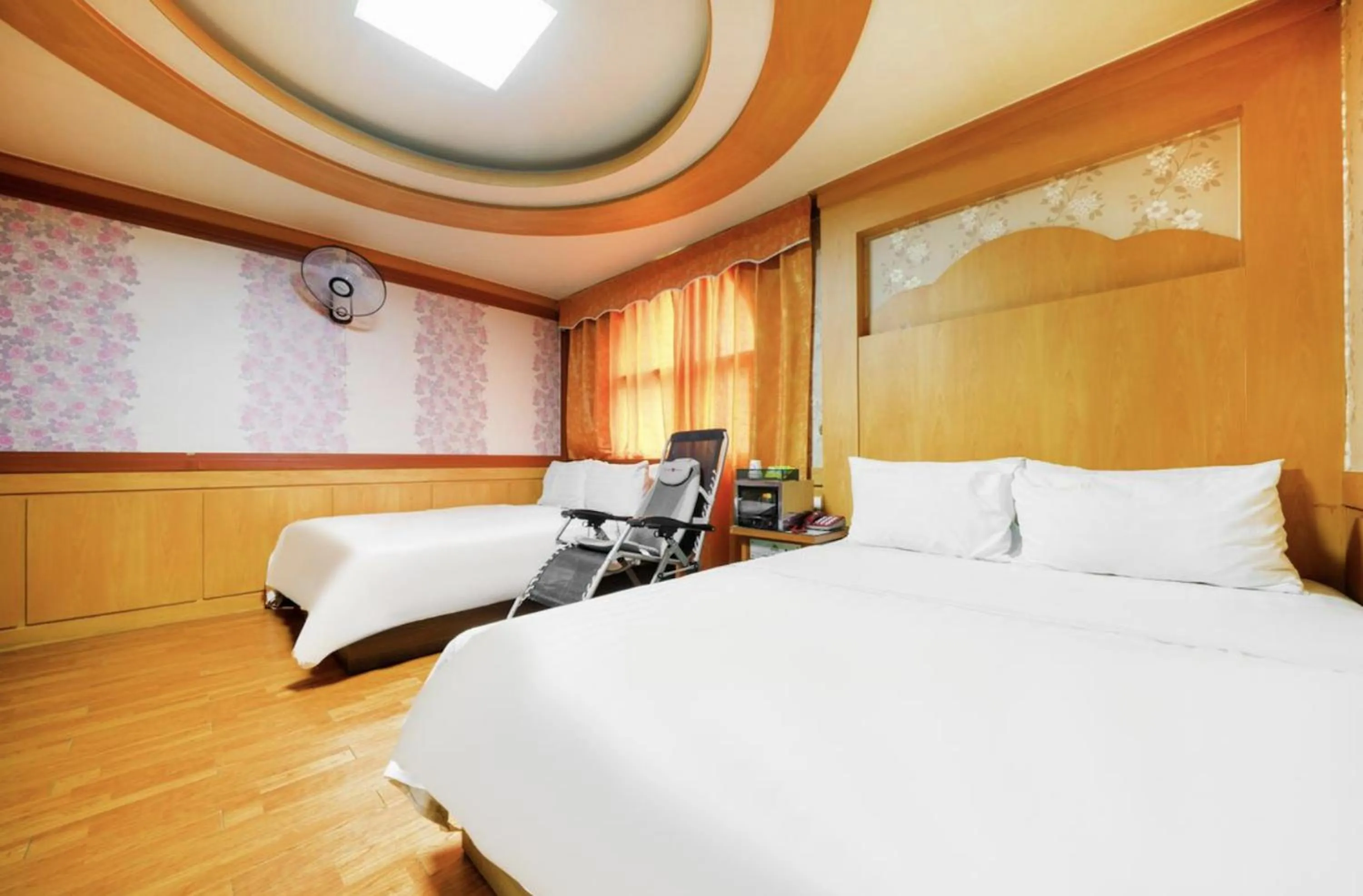 Bed in Mokpo Sky Hotel