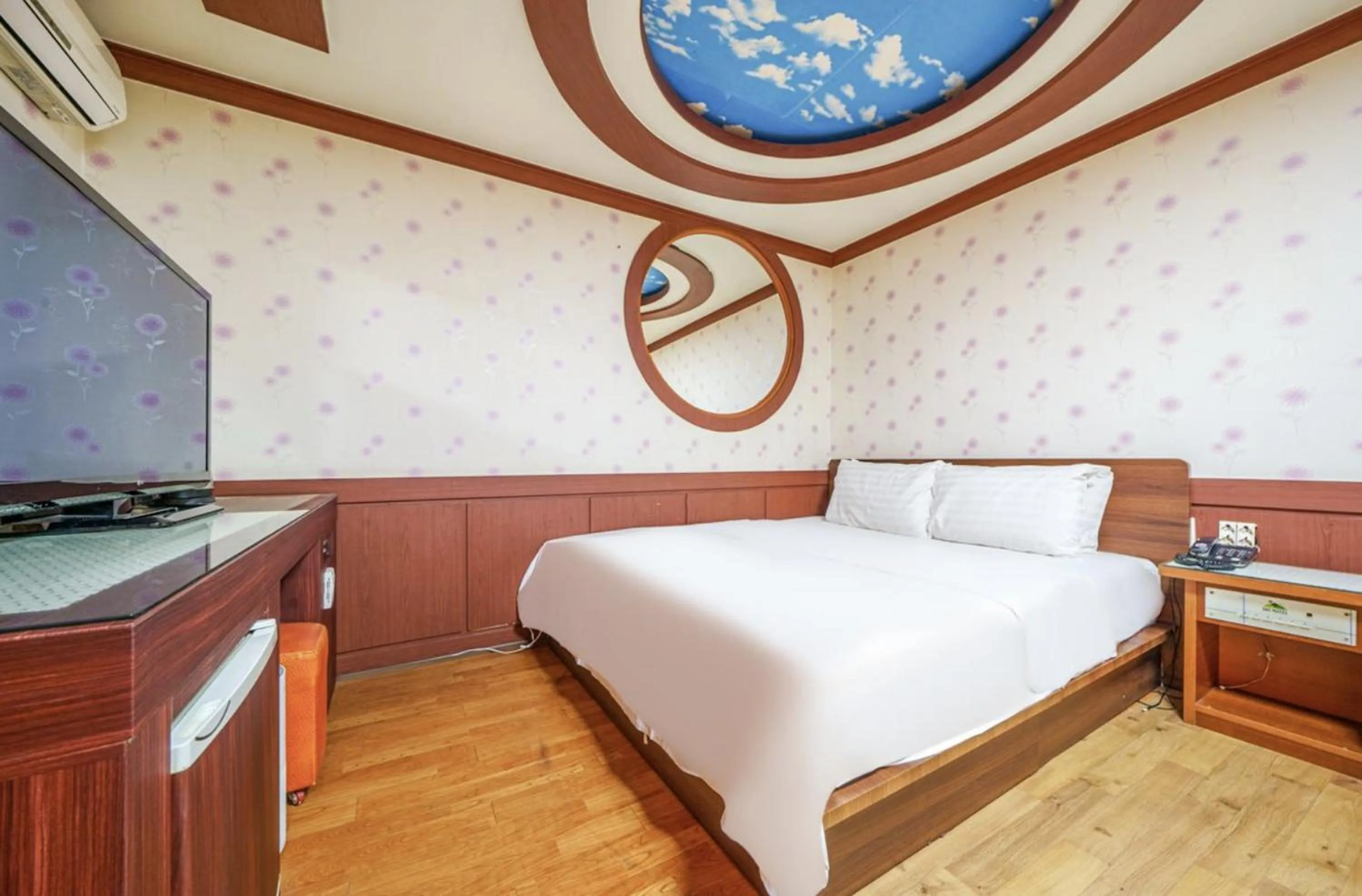 Bed in Mokpo Sky Hotel