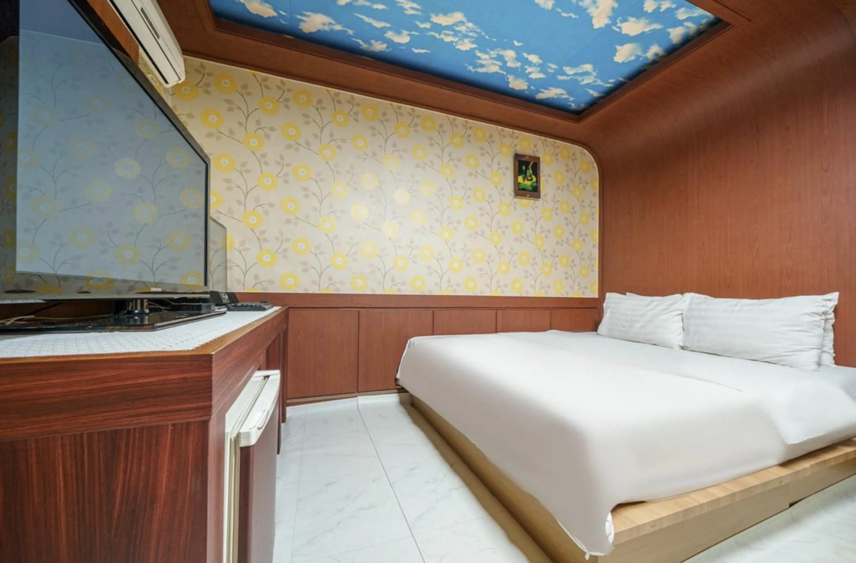 Bed in Mokpo Sky Hotel