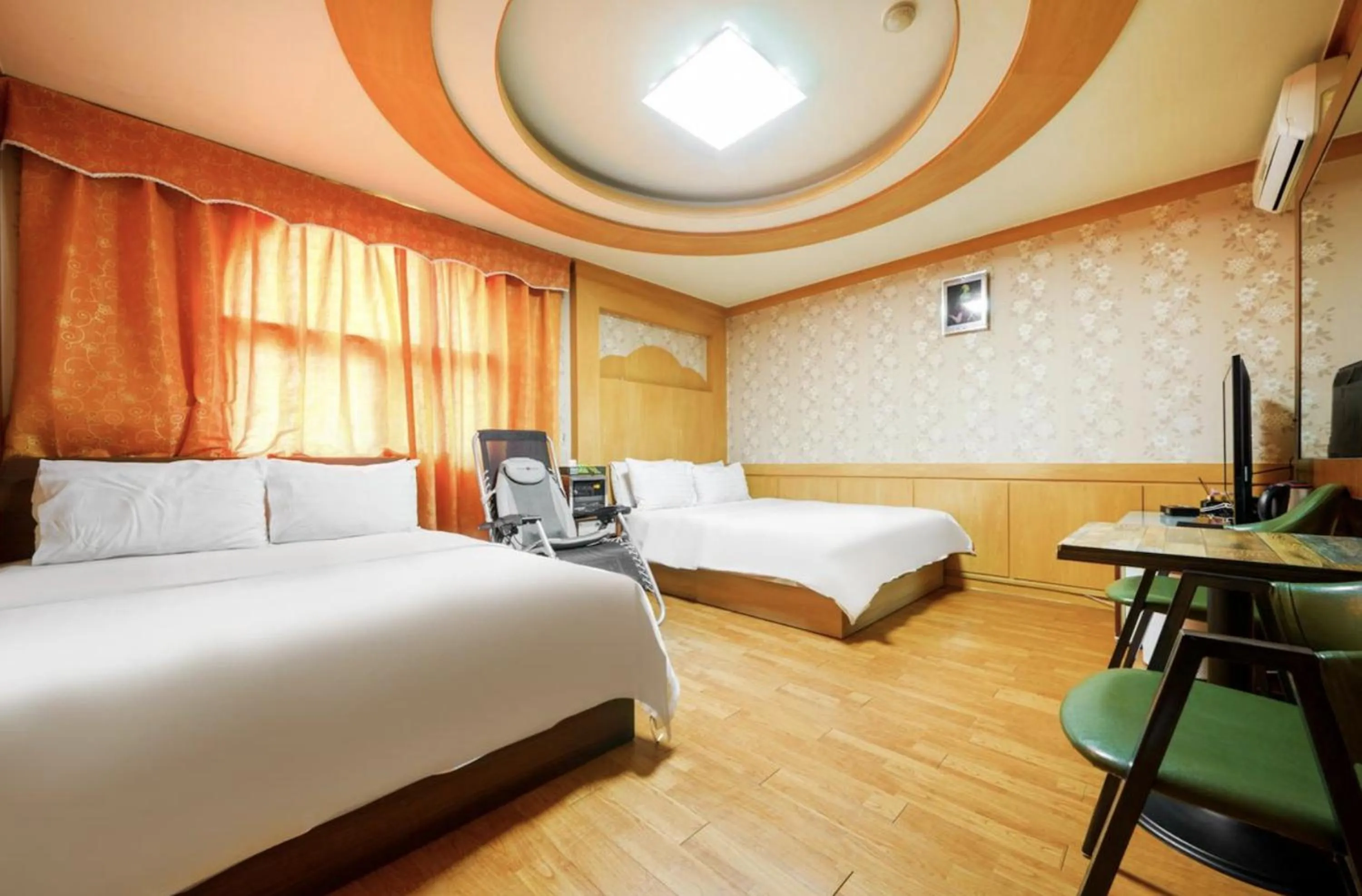 Bed in Mokpo Sky Hotel