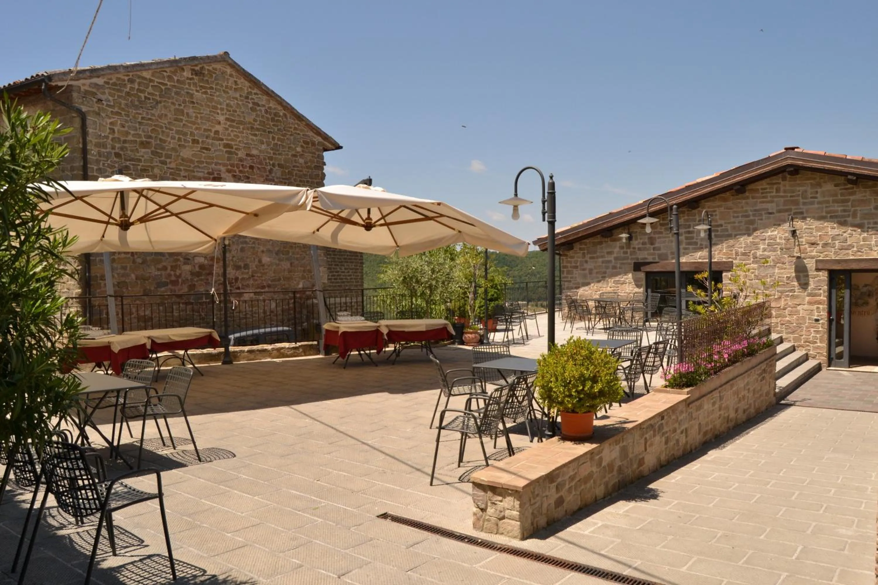 Restaurant/places to eat in Albergo Il Rientro