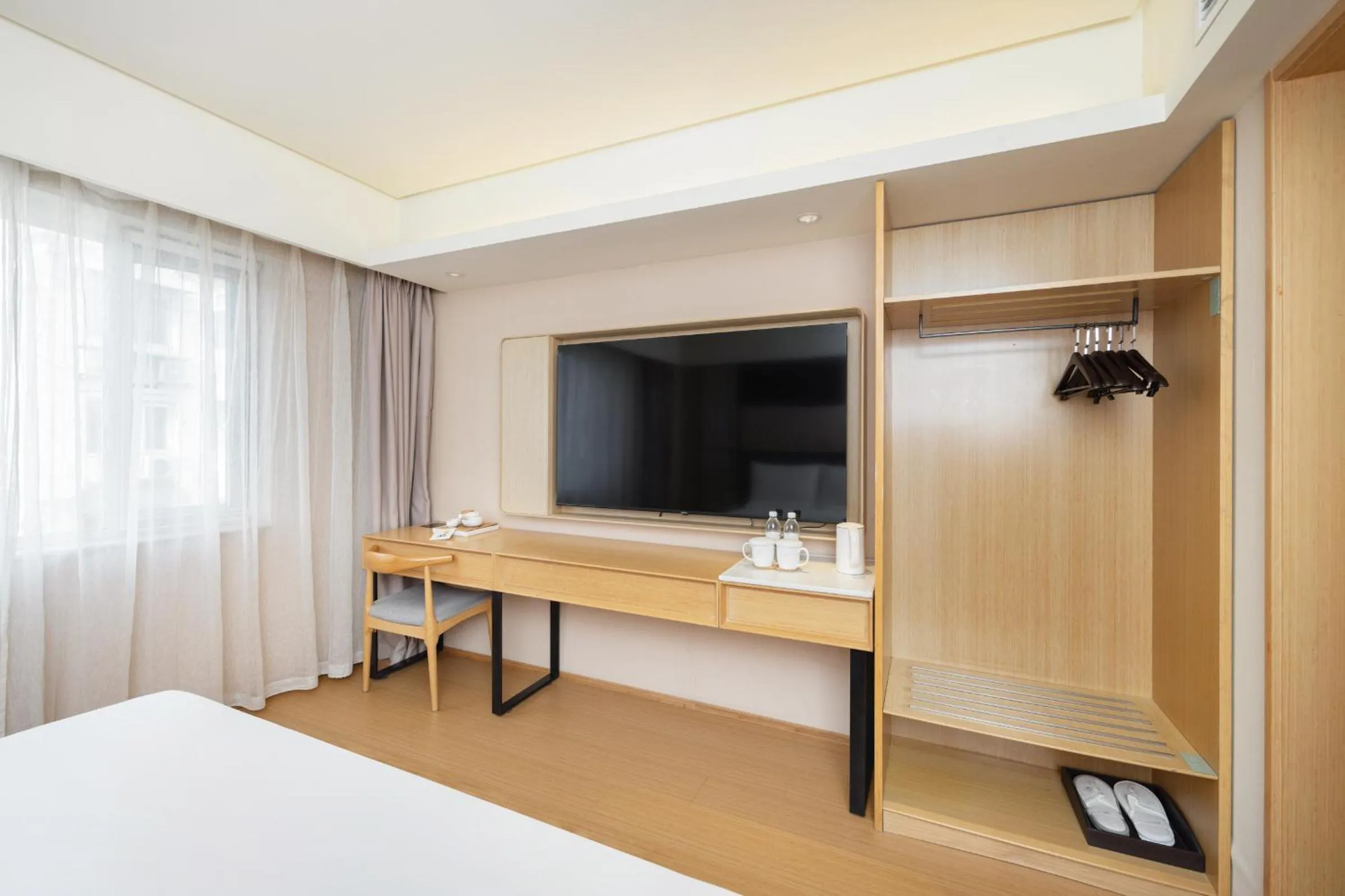 TV and multimedia, Bed in Ji Hotel Temple of Heaven Beijing