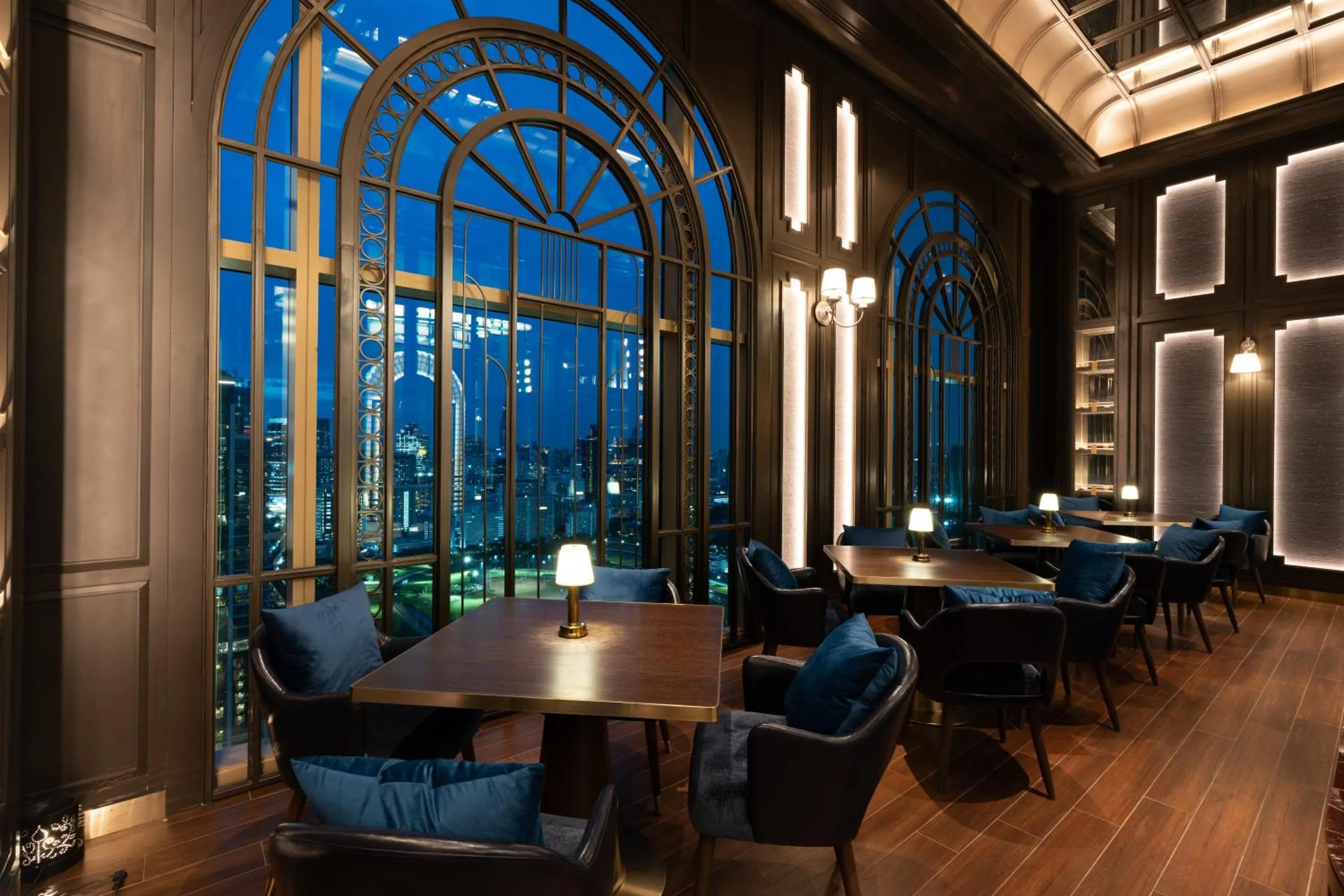 Restaurant/places to eat in Grande Centre Point Prestige Bangkok