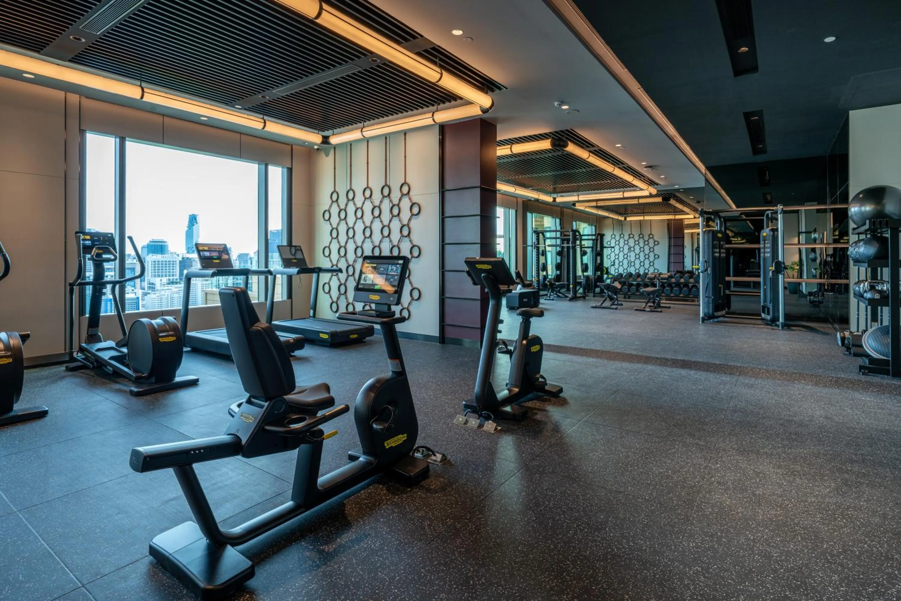 Fitness centre/facilities in Grande Centre Point Prestige Bangkok