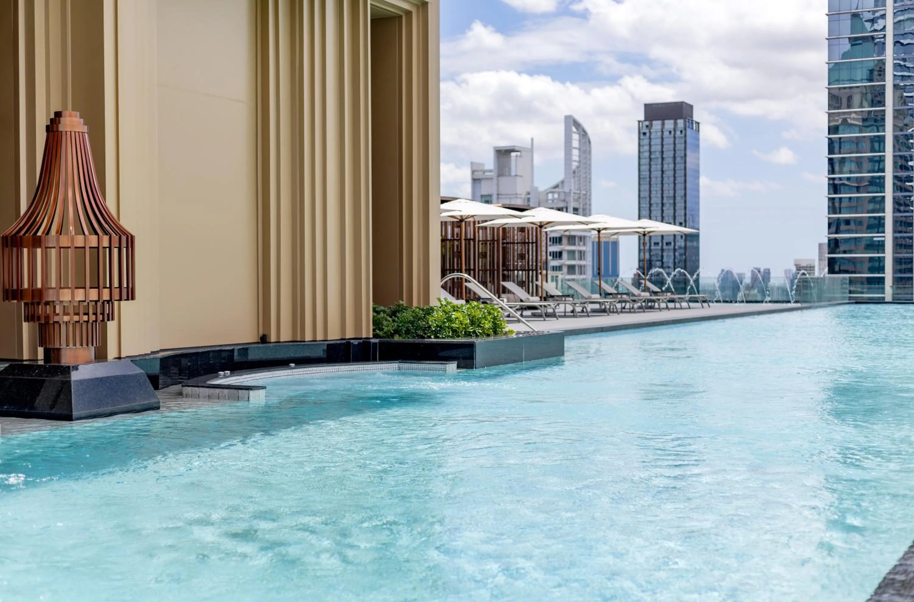 Swimming pool in Grande Centre Point Prestige Bangkok