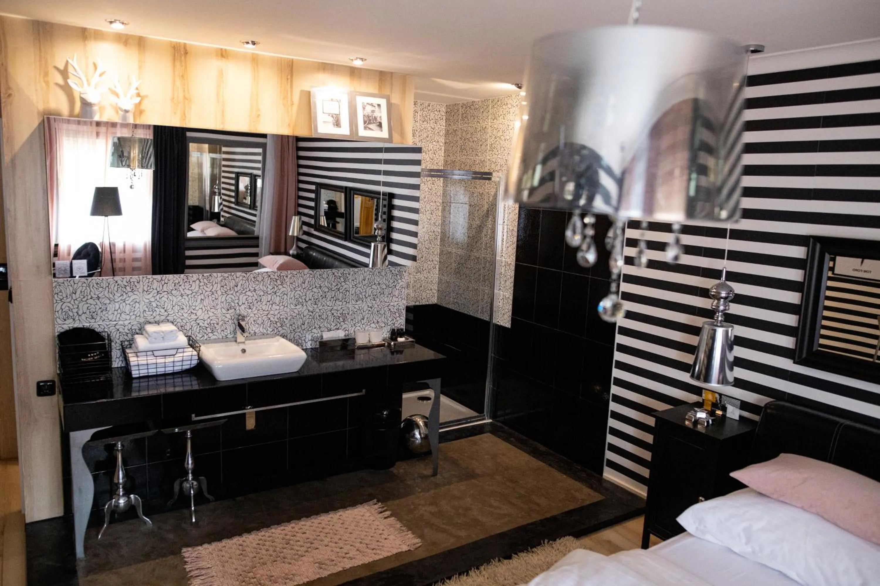 Property building, Bed in Boutique Hotel Massimos