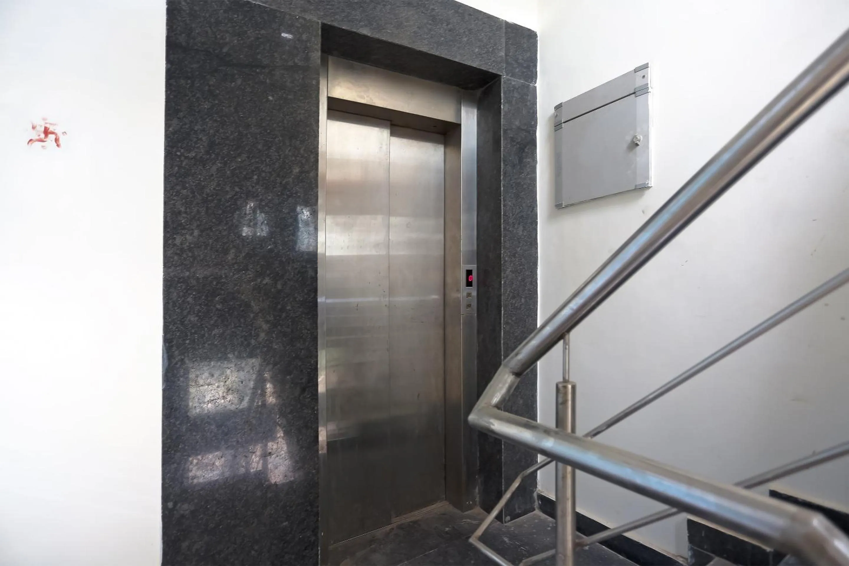 elevator in Hotel O Three Kings