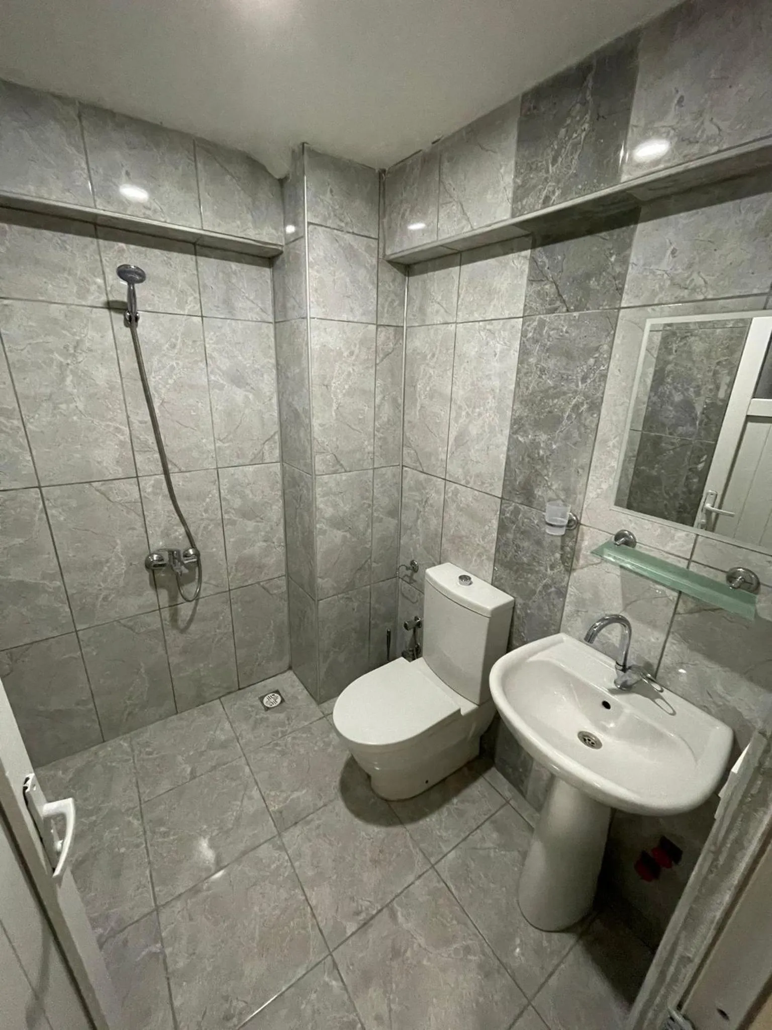 Toilet in Denizhan Hotel