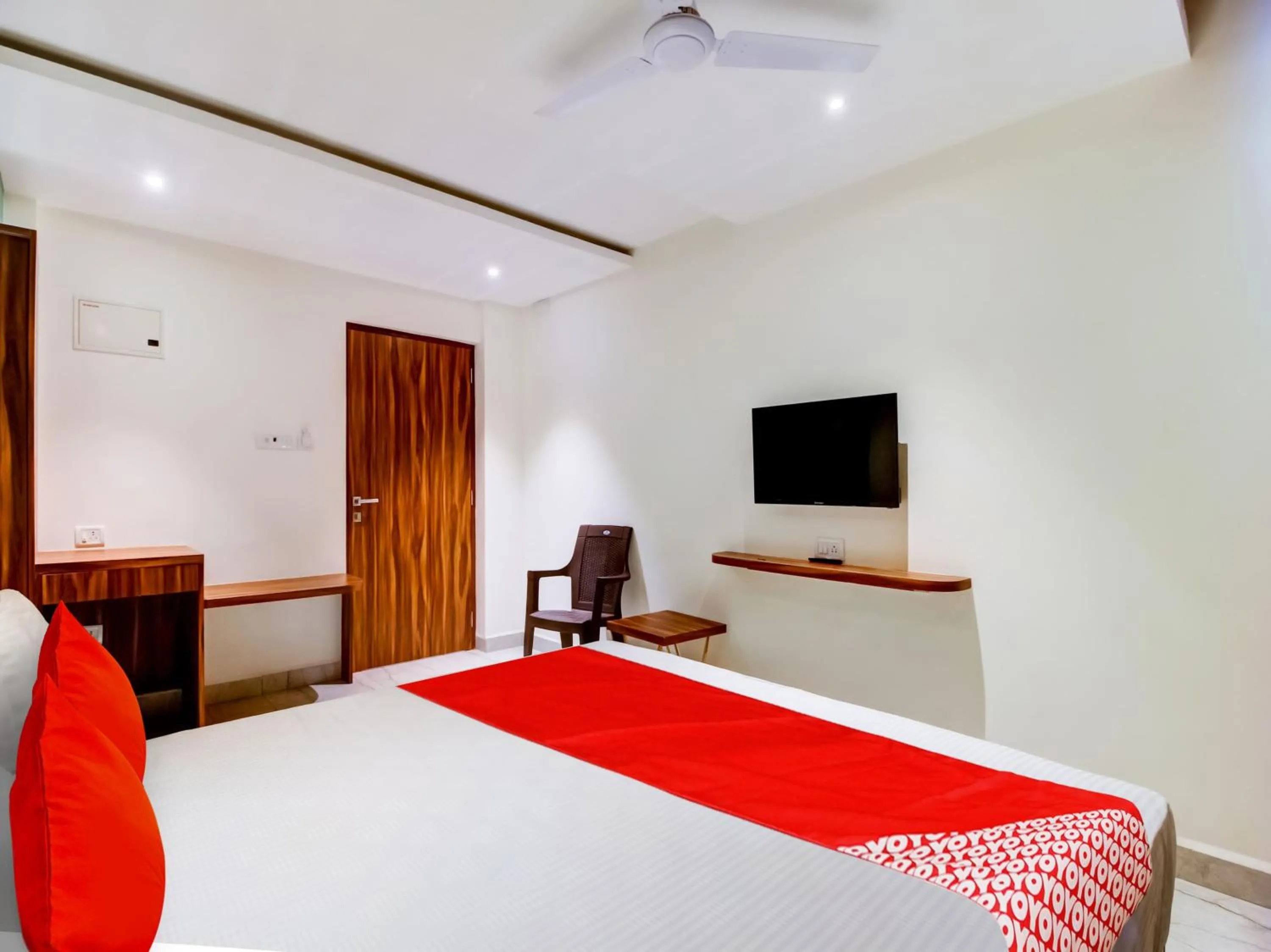 Bedroom, Bed in Collection O Peak Stay