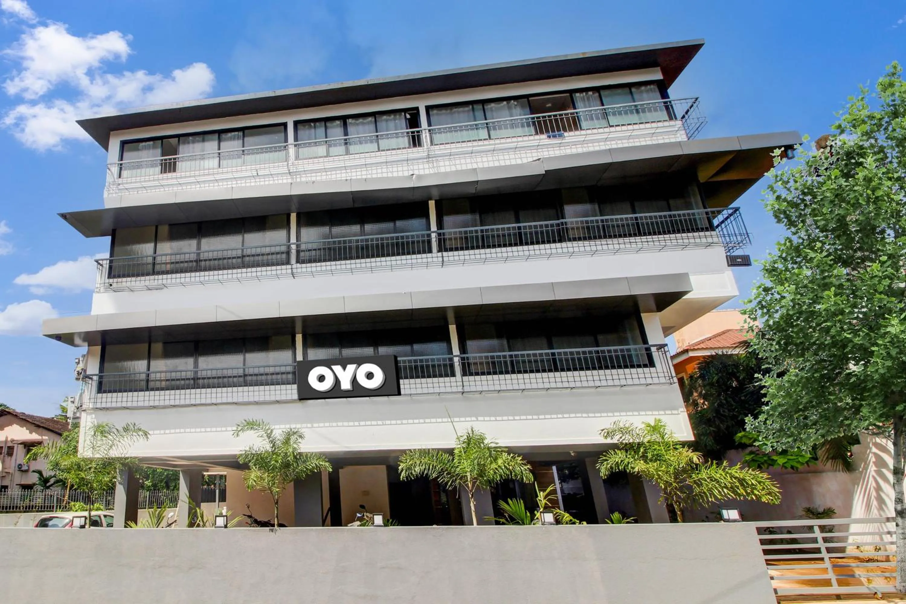 Facade/entrance in Collection O Peak Stay