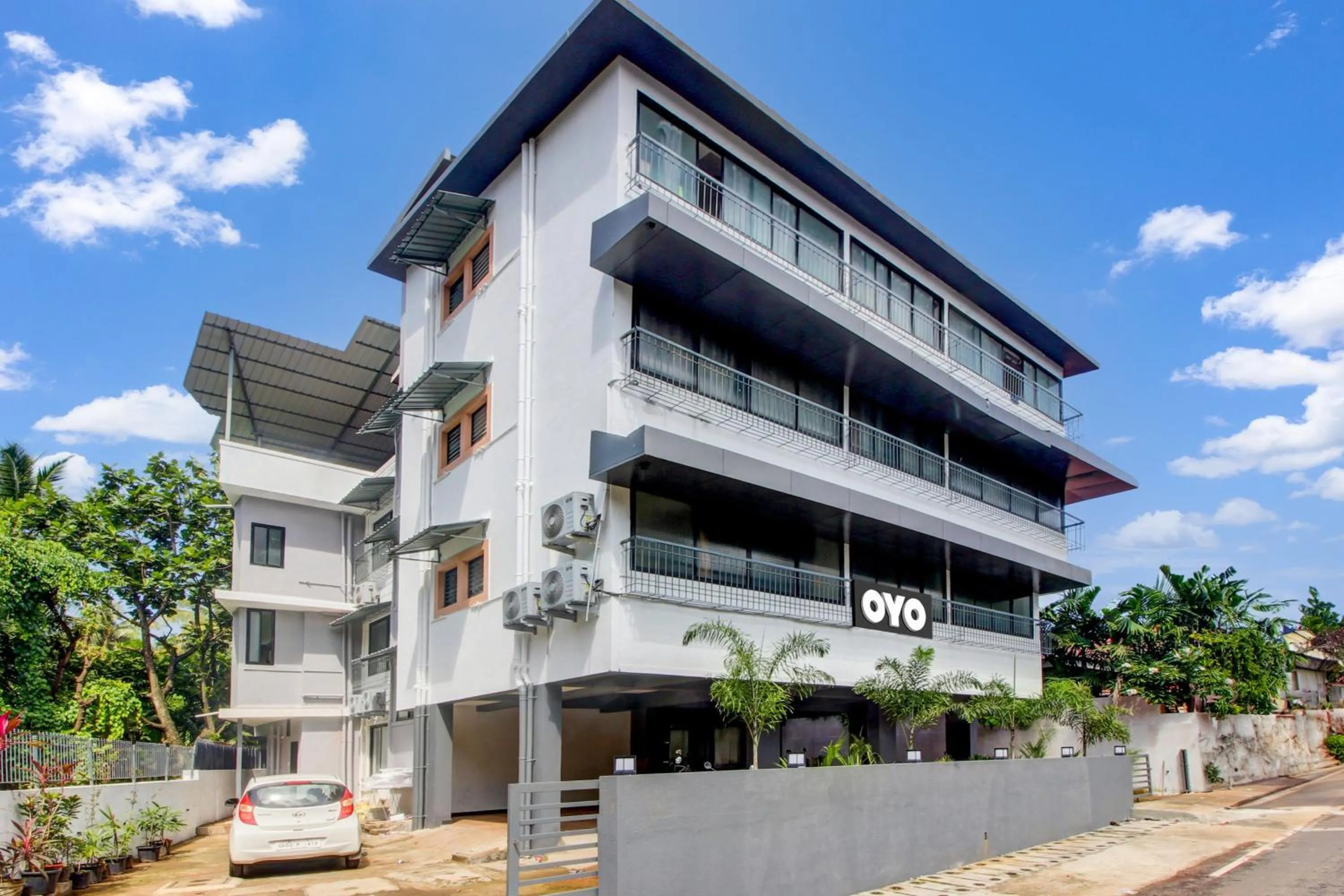 Facade/entrance in Collection O Peak Stay