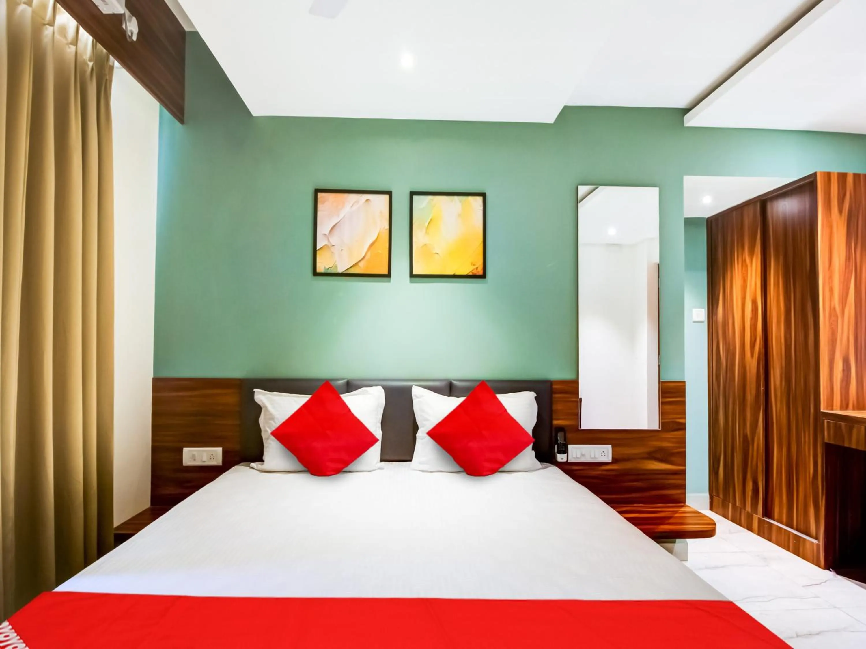 Bedroom, Bed in Collection O Peak Stay