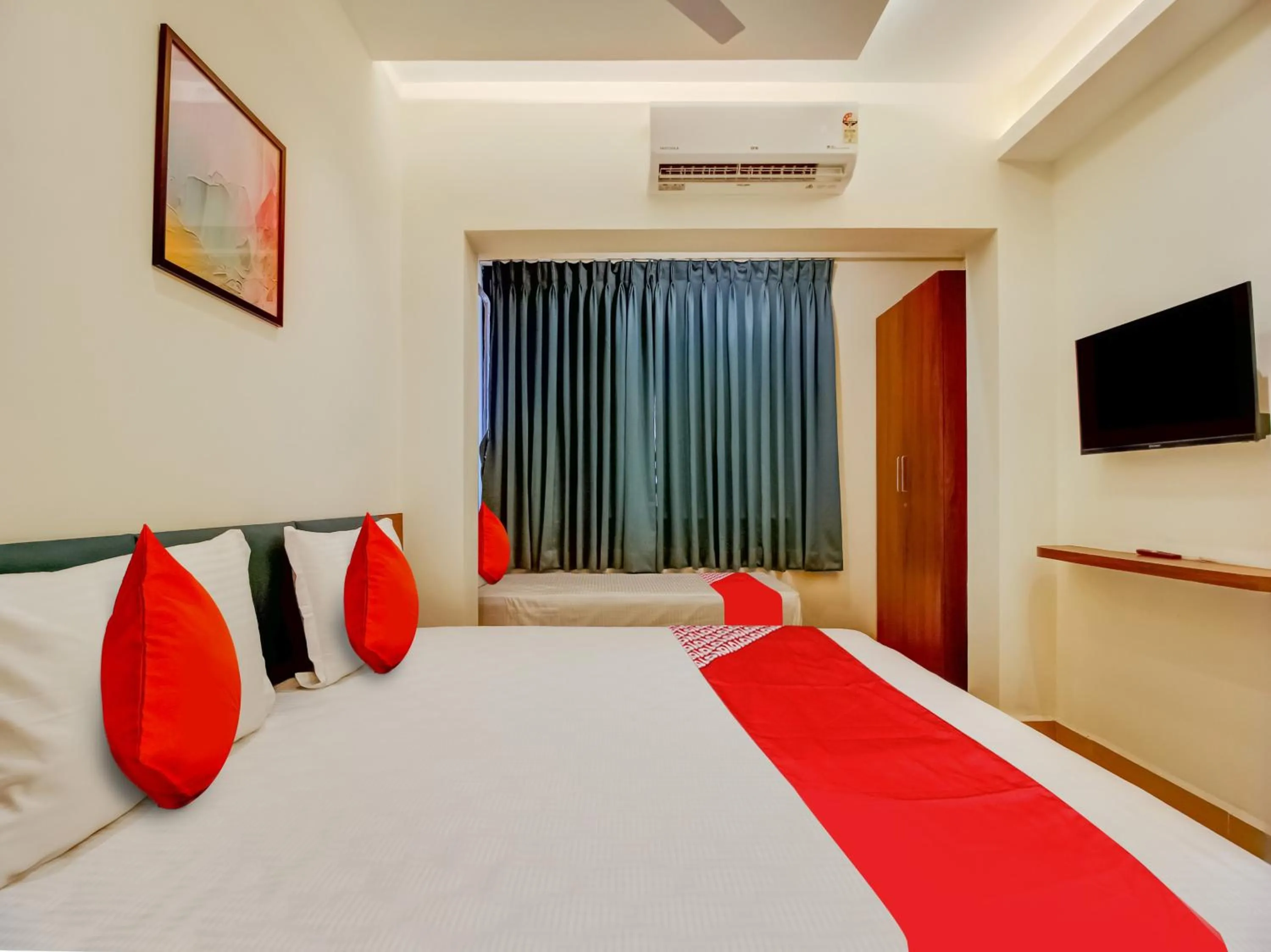 Bedroom, Bed in Collection O Peak Stay