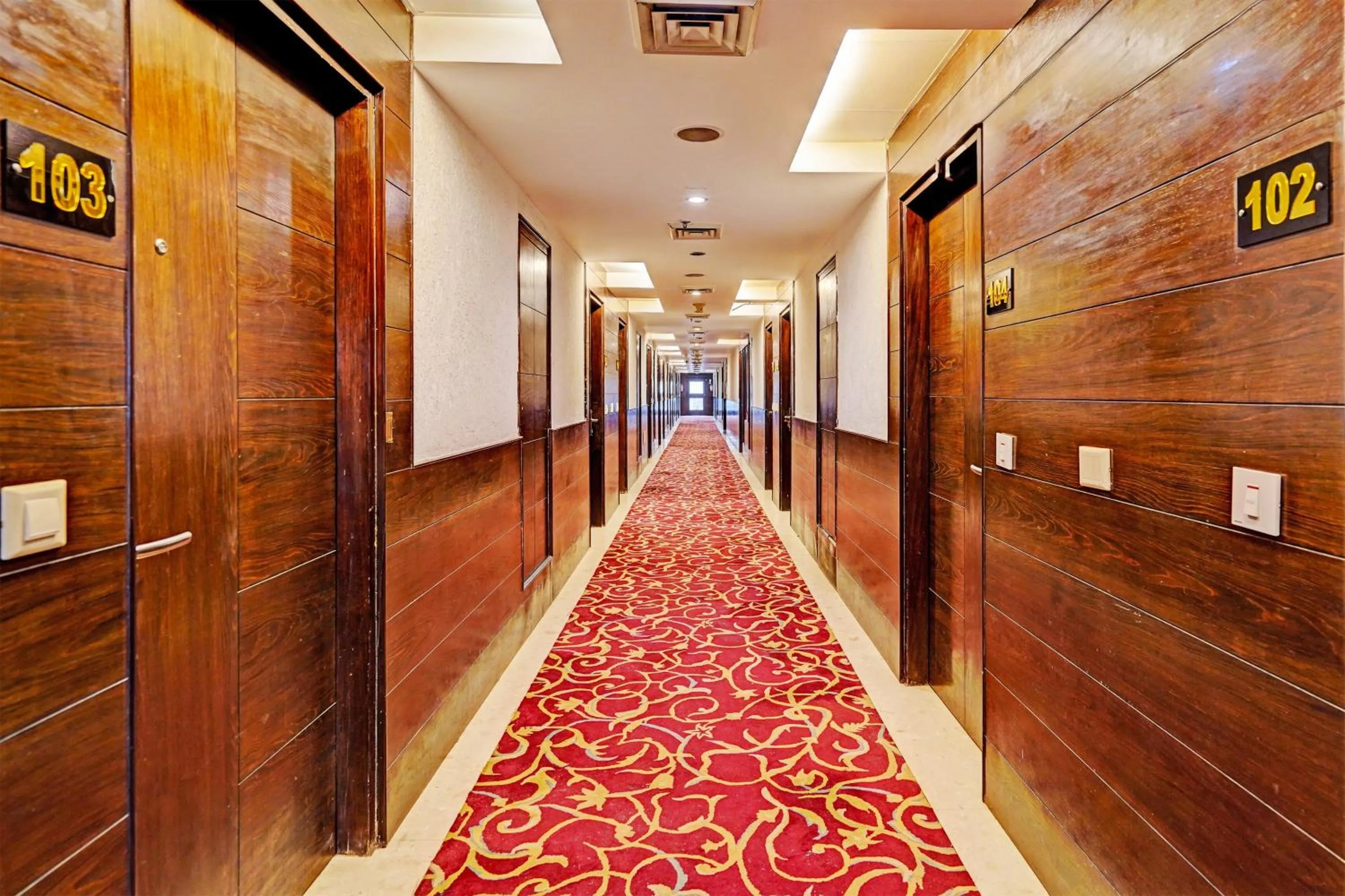 Lobby or reception in Super Townhouse OAK Hotel City Mark Gurgaon