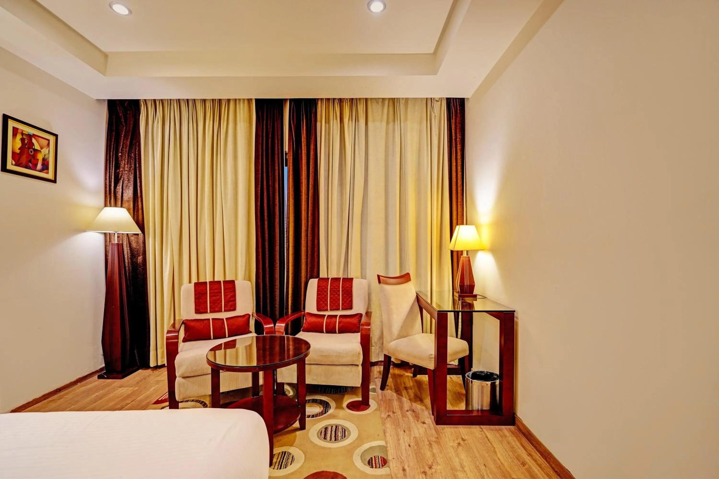 Bedroom, Bed in Super Townhouse OAK Hotel City Mark Gurgaon
