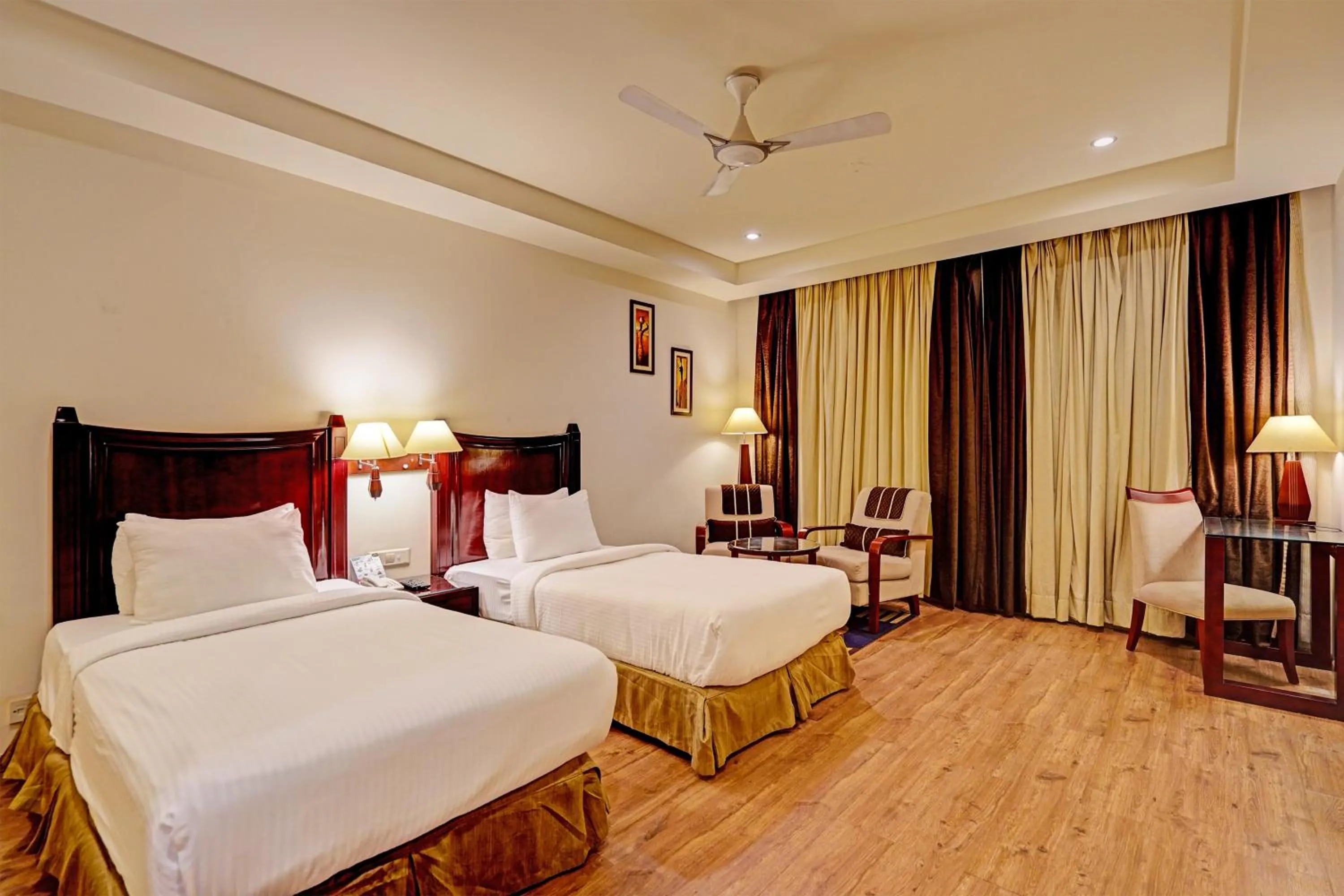 Facade/entrance, Bed in Super Townhouse OAK Hotel City Mark Gurgaon