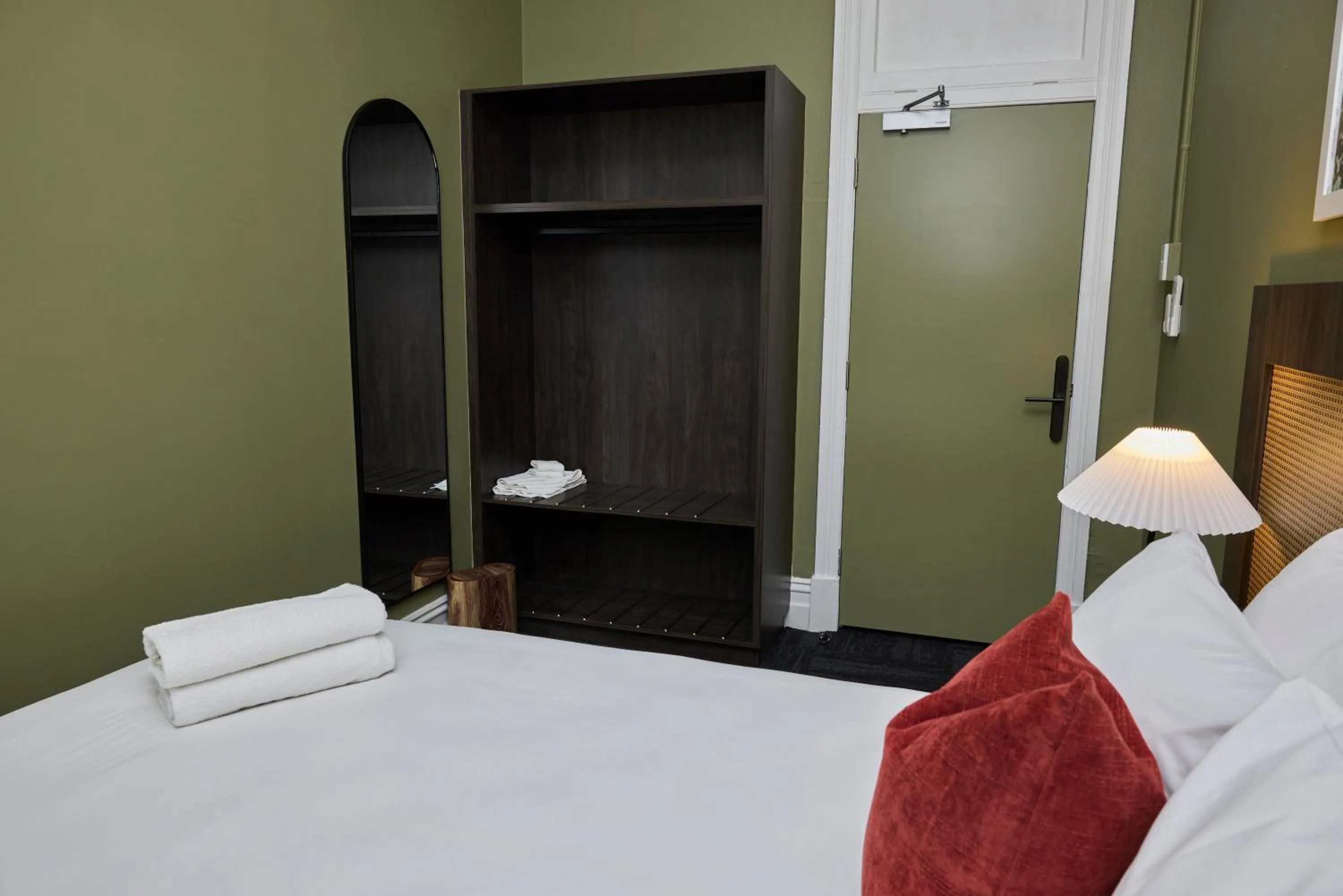 Bedroom, Bed in The Burlington Hotel