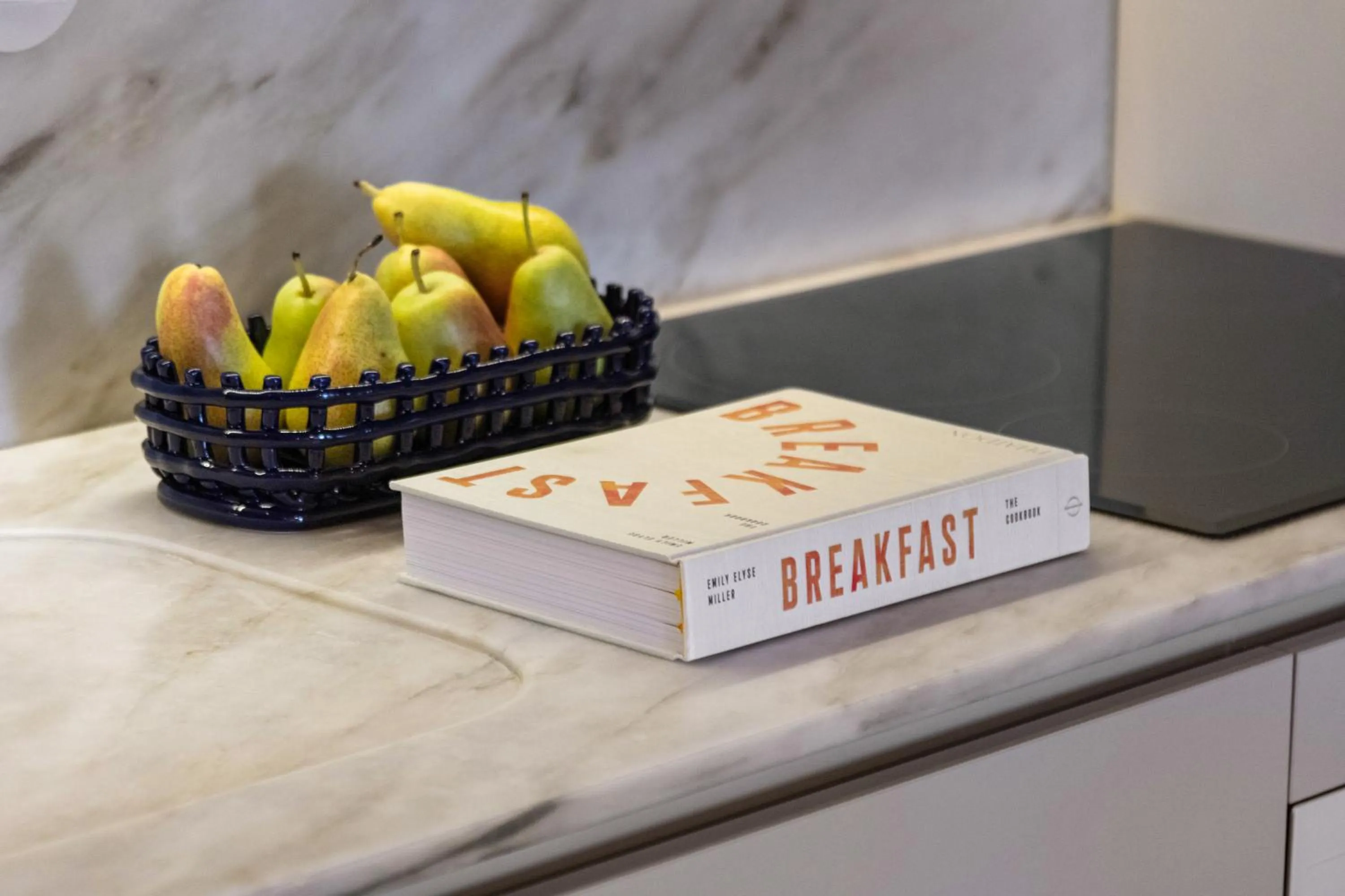 Kitchen or kitchenette in Baumhaus Serviced Living - Art & Design Apartments