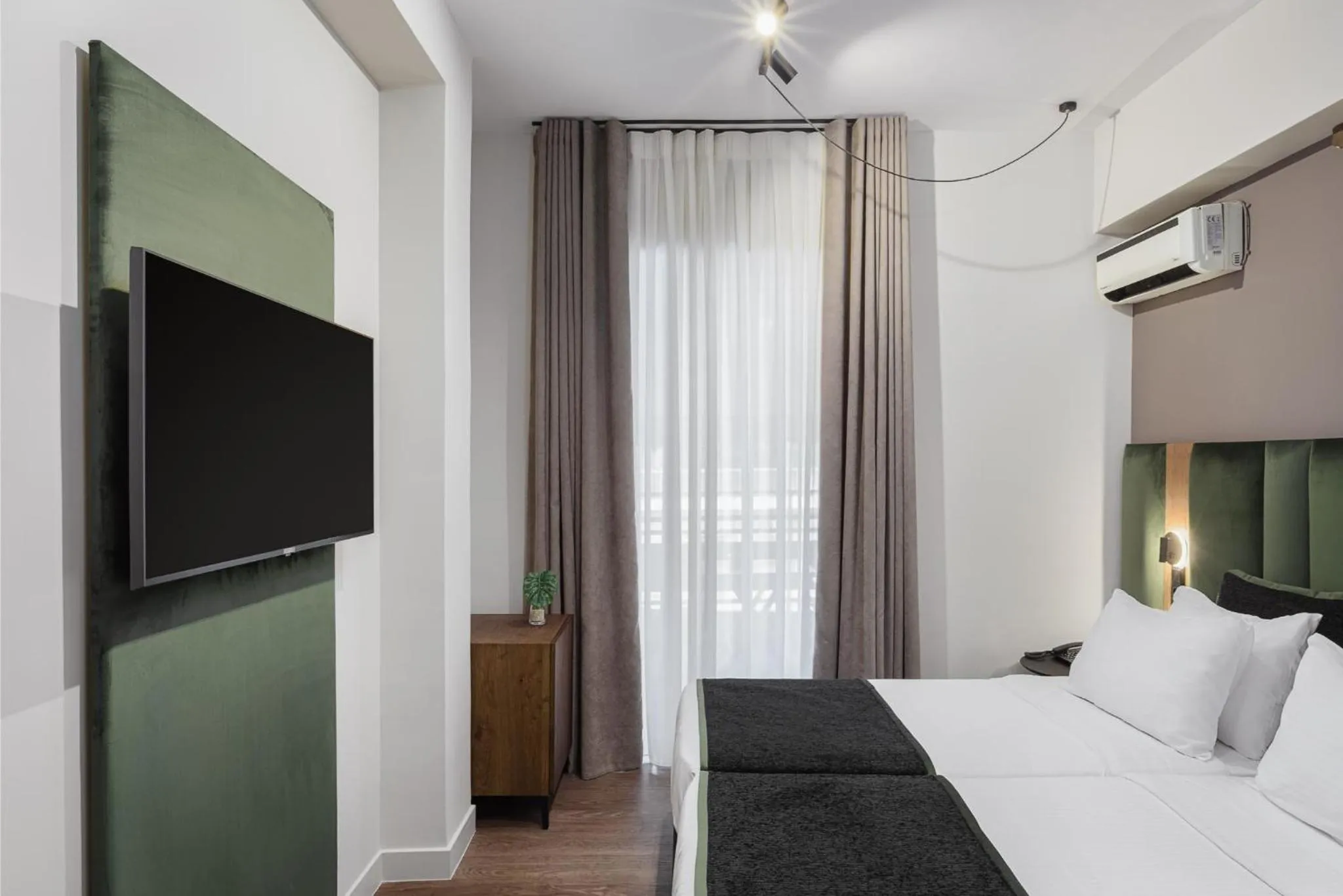 Bed in Acropolis Select