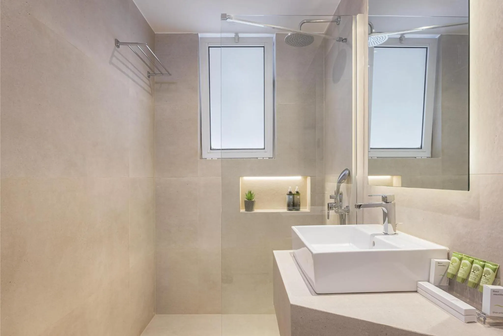 Bathroom in Acropolis Select