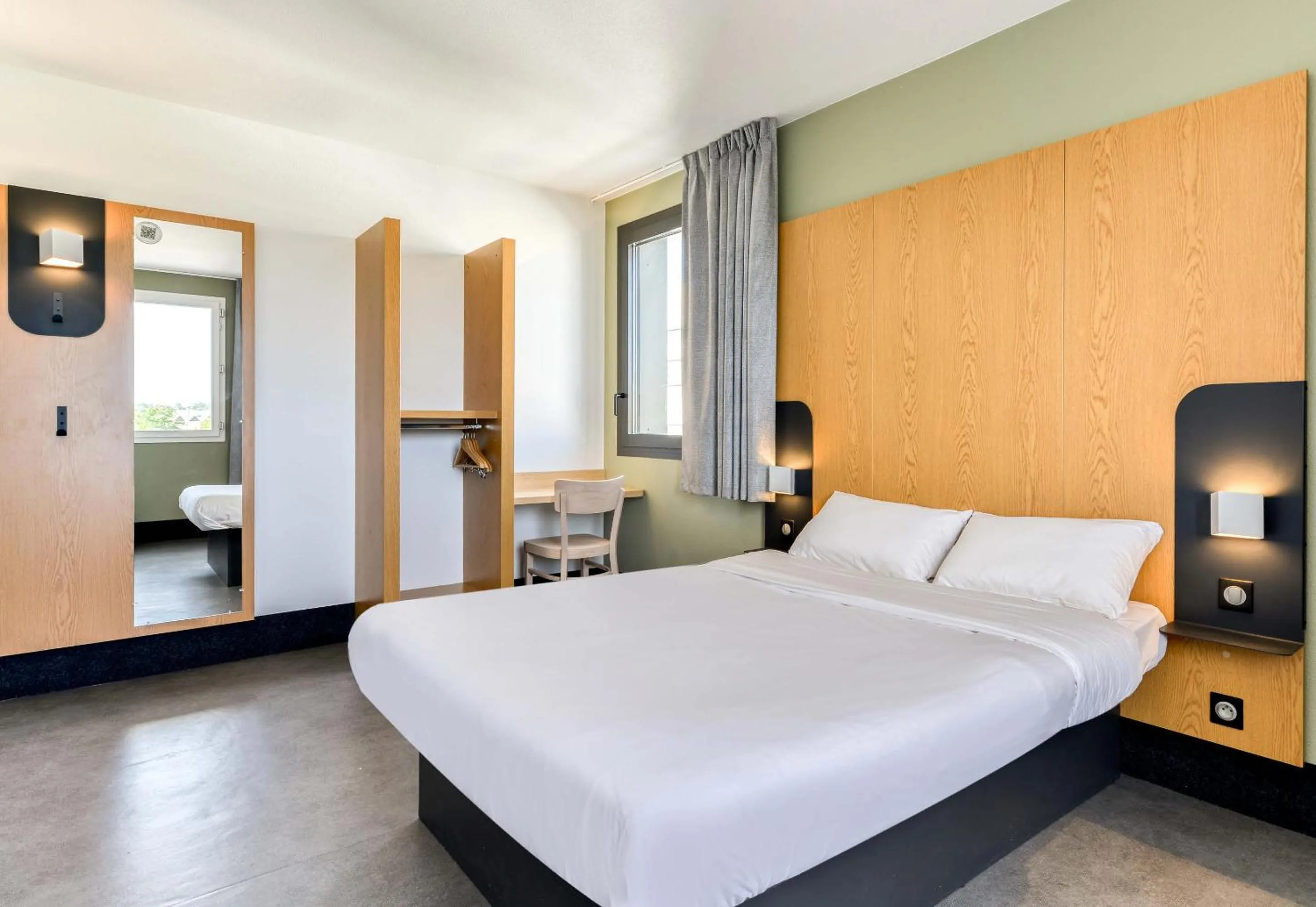 Bedroom, Bed in B&B HOTEL Montpellier Centre Le Millénaire