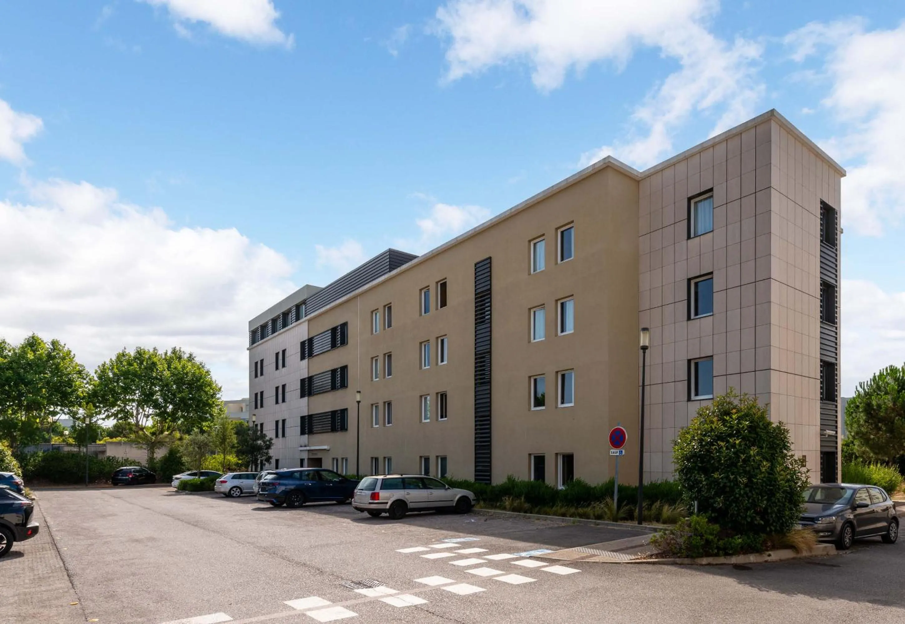 Property building in B&B HOTEL Montpellier Centre Le Millénaire
