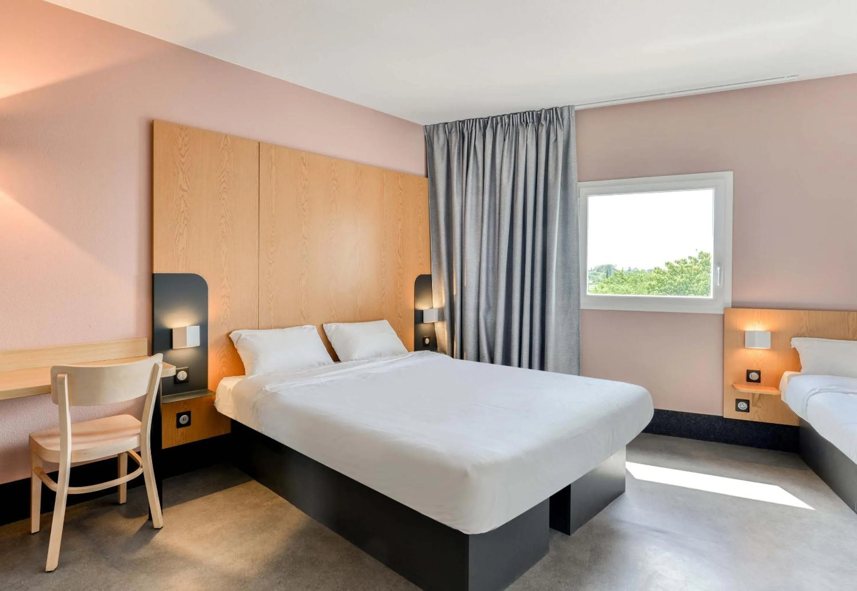 Bedroom, Bed in B&B HOTEL Montpellier Centre Le Millénaire