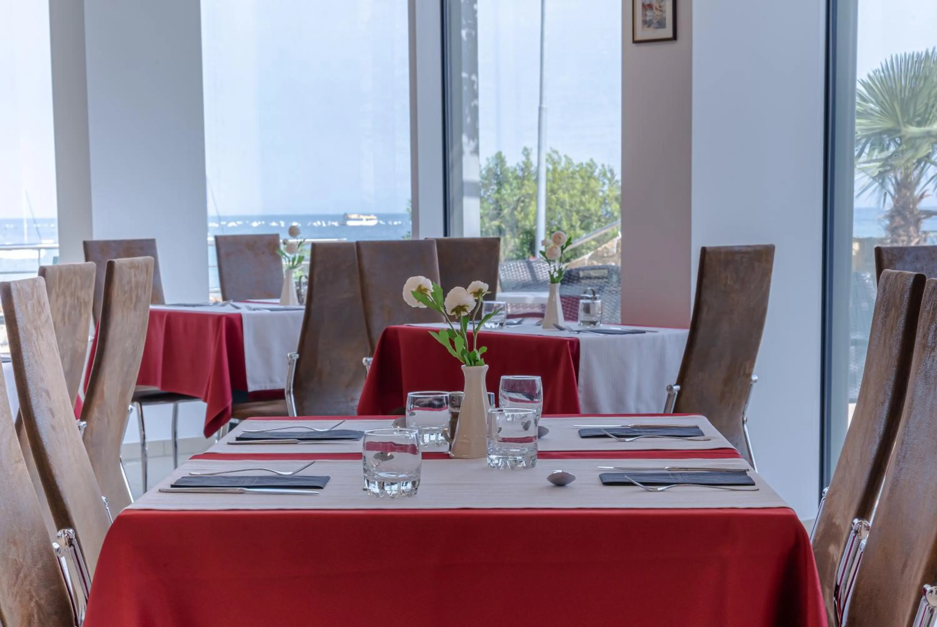 Restaurant/places to eat in Hotel Lavender - Oleander Resort