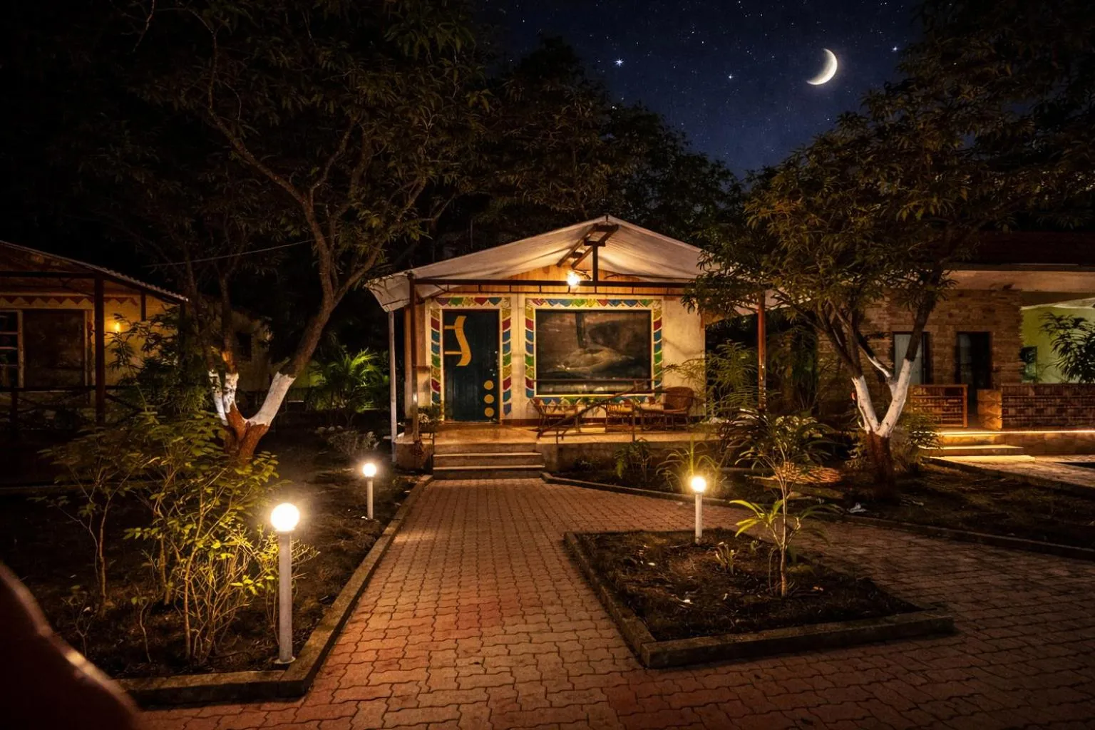 Property building in The Wilds Villa Gir Jungle Stay with Swimming Pool