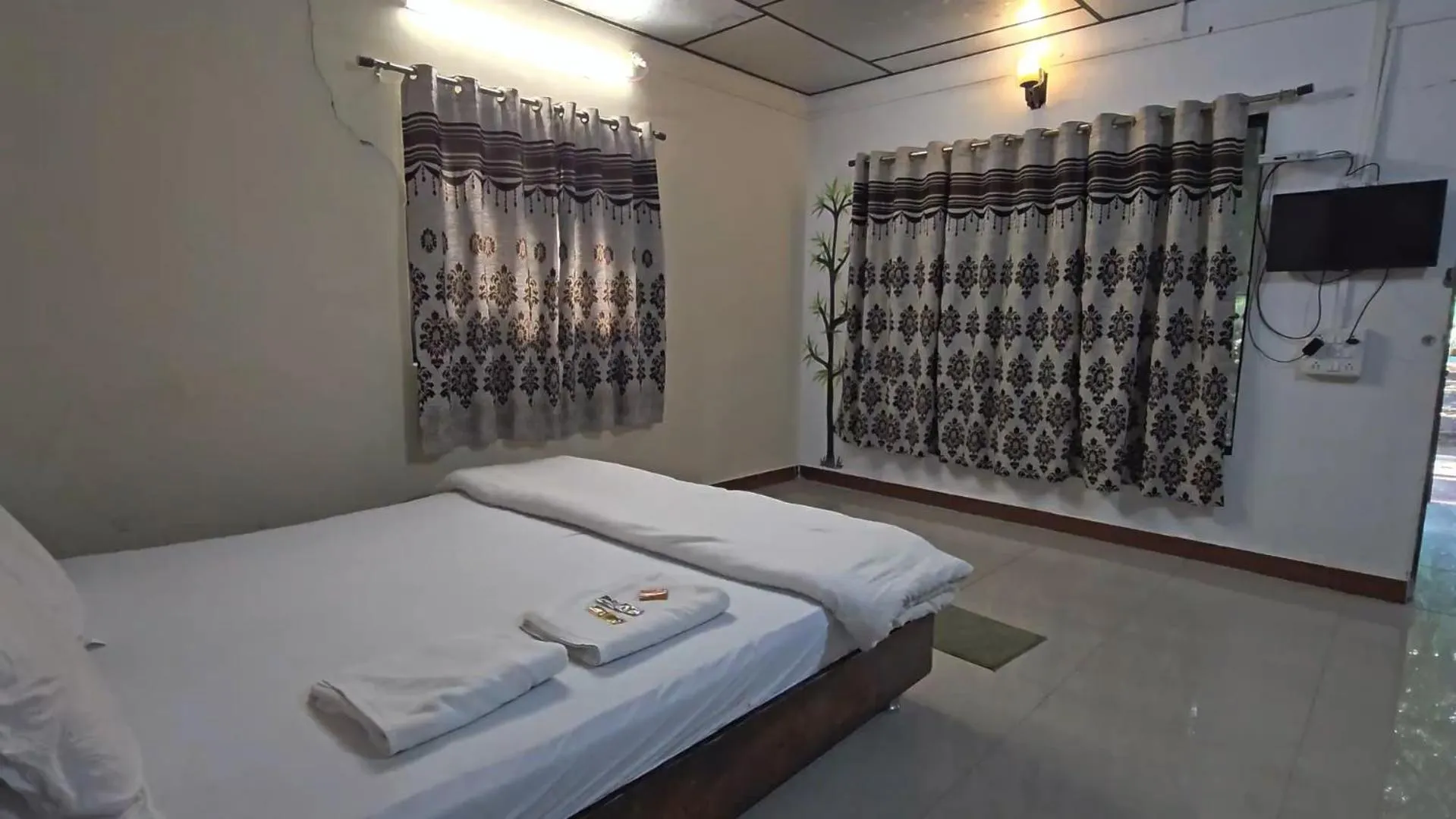 Bed in The Wilds Villa Gir Jungle Stay with Swimming Pool