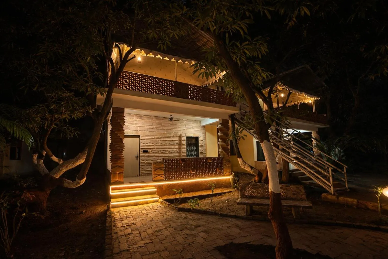 Property building in The Wilds Villa Gir Jungle Stay with Swimming Pool