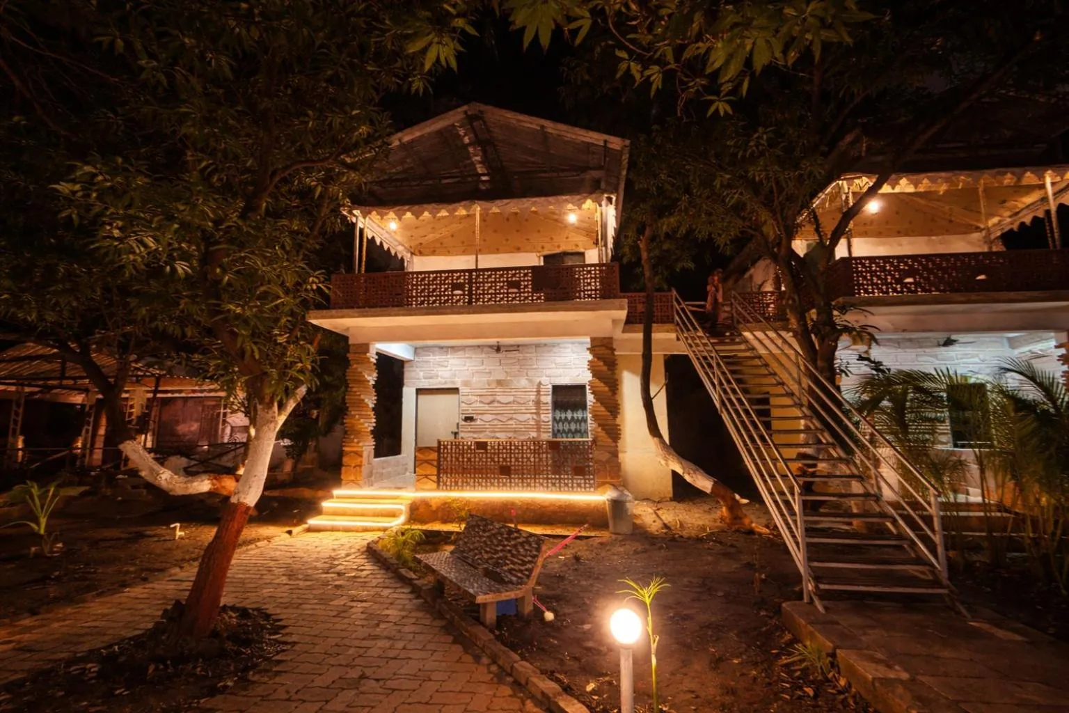 Property building in The Wilds Villa Gir Jungle Stay with Swimming Pool