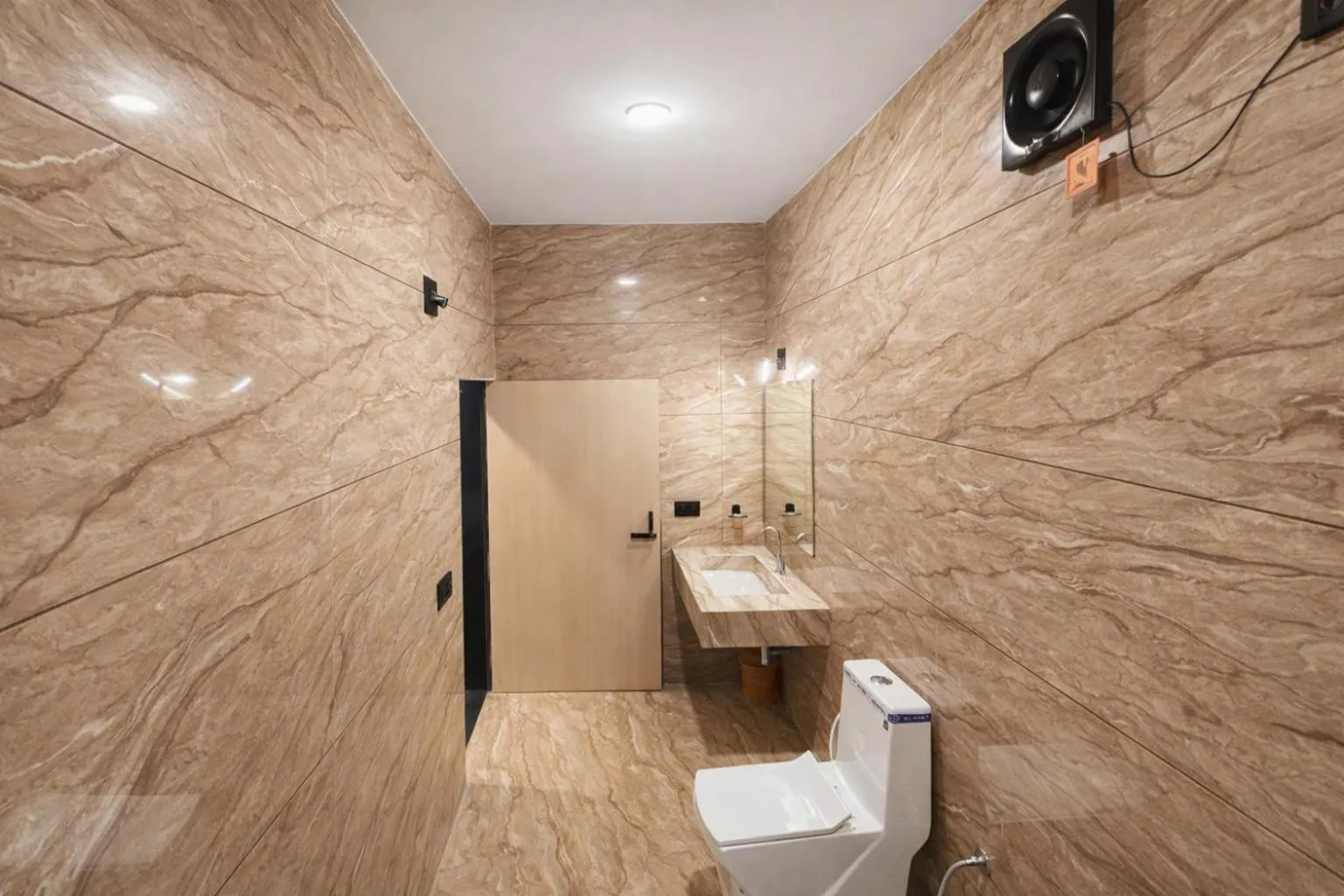 Toilet in The Wilds Villa Gir Jungle Stay with Swimming Pool