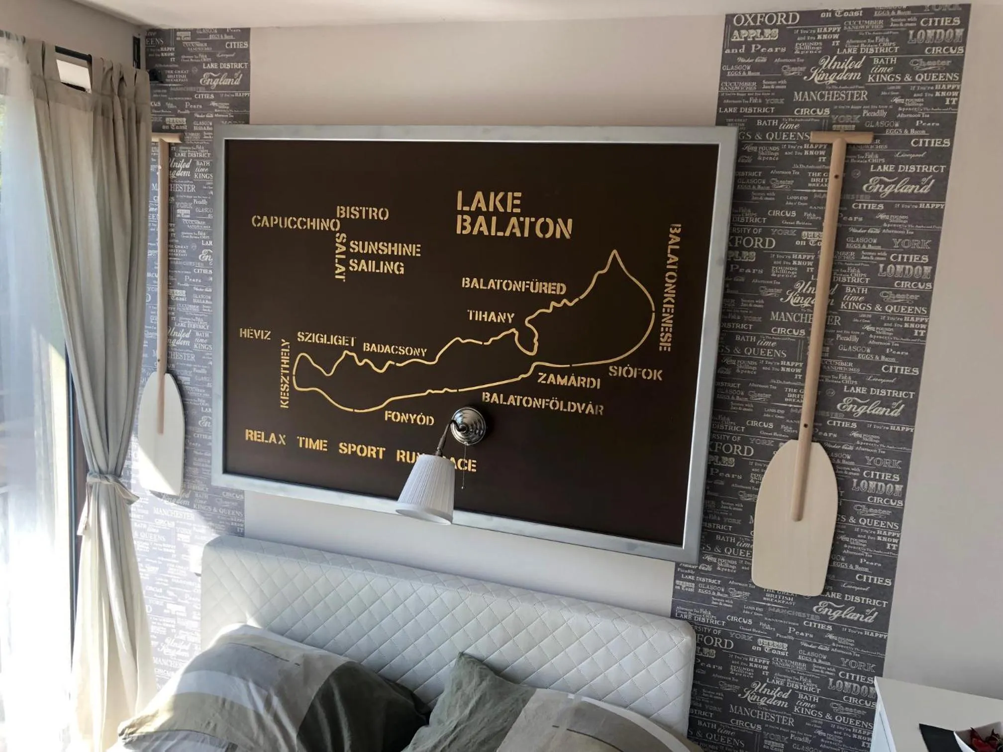 Photo of the whole room in Silver Garden