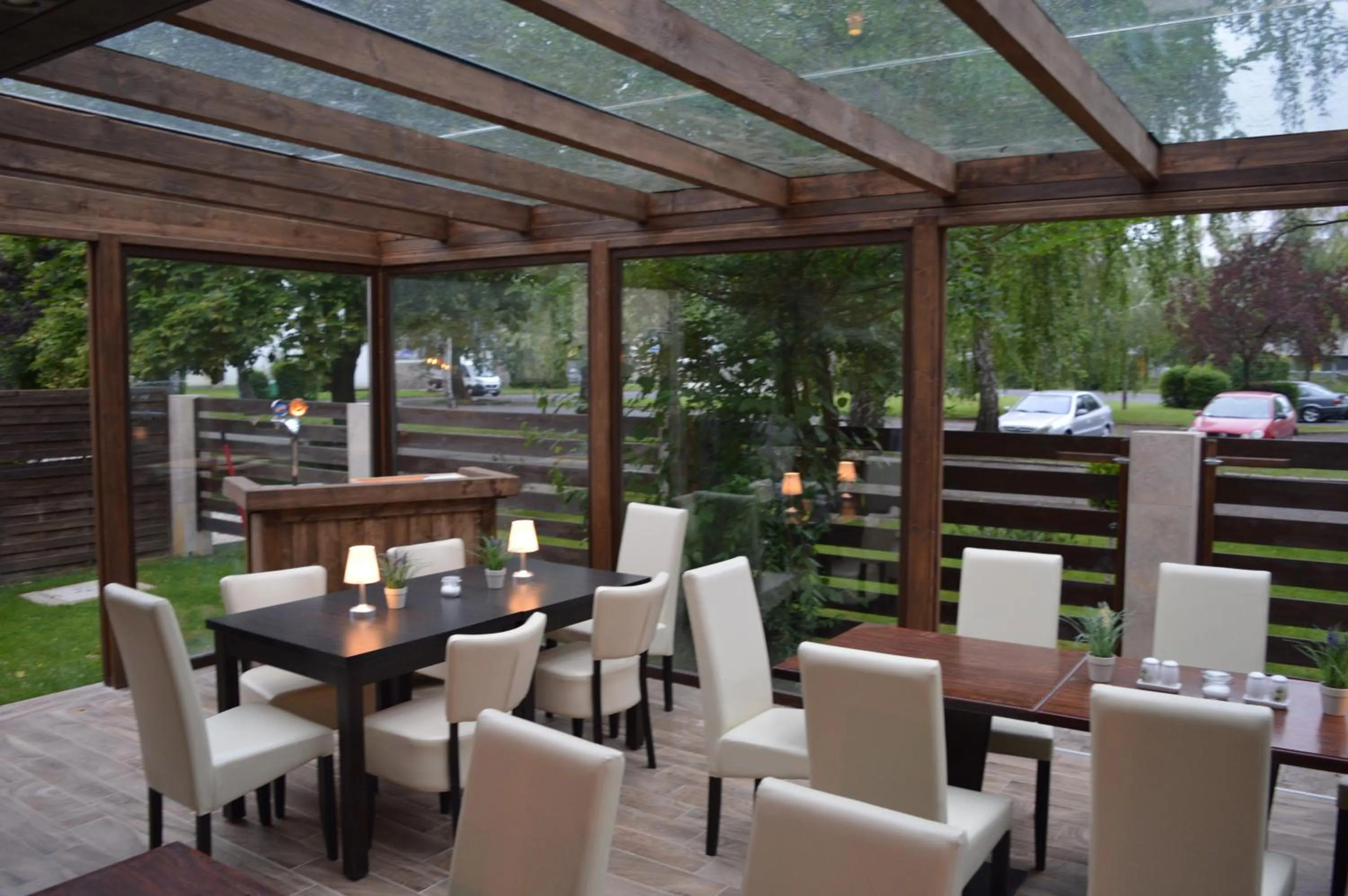 Restaurant/places to eat in Silver Garden