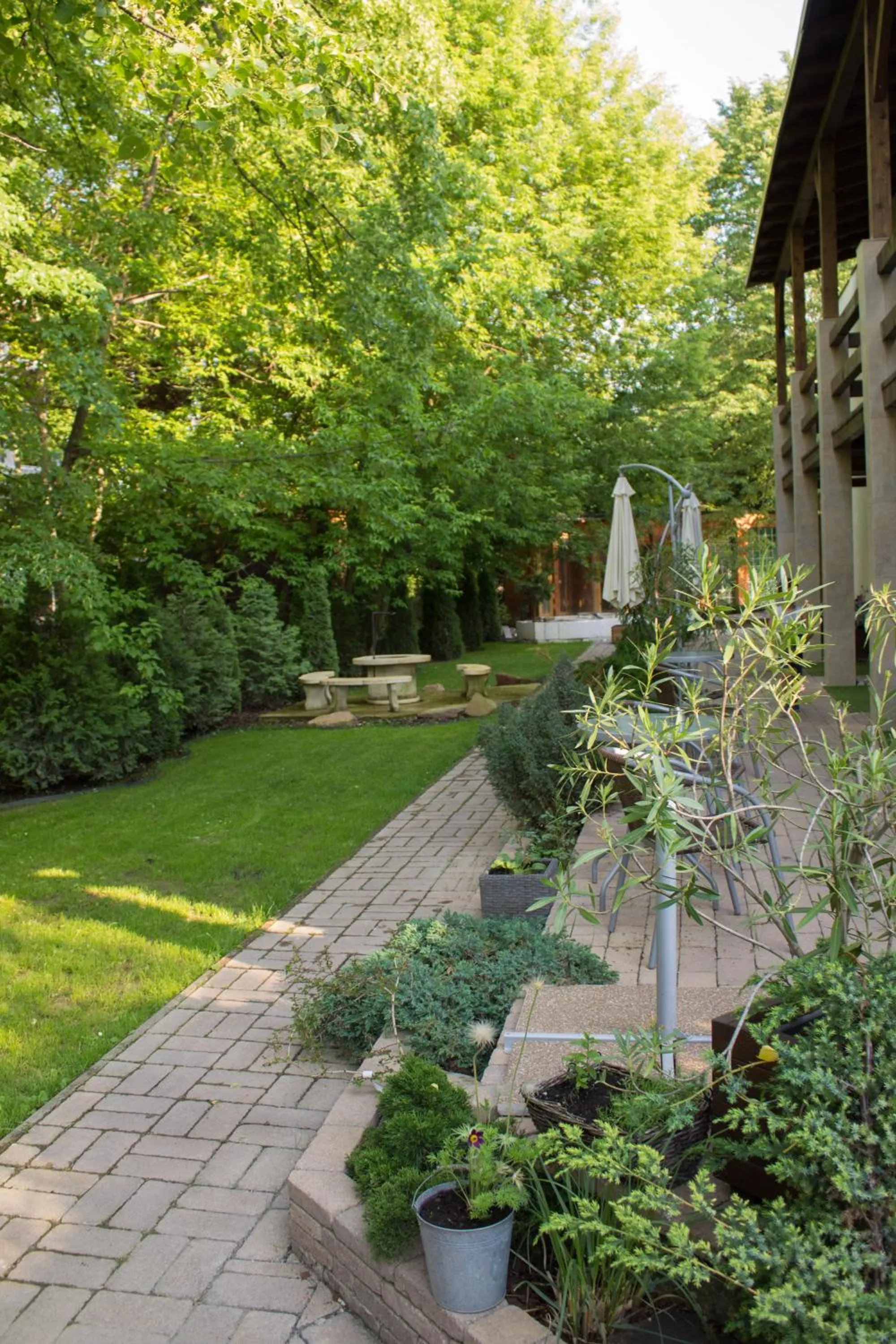 Garden in Silver Garden