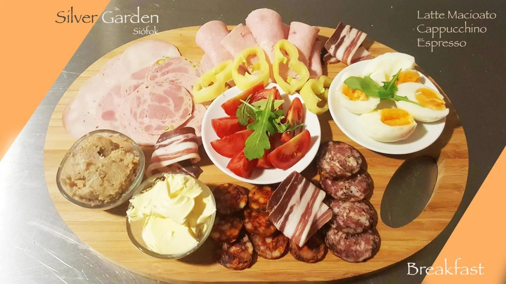 Breakfast in Silver Garden