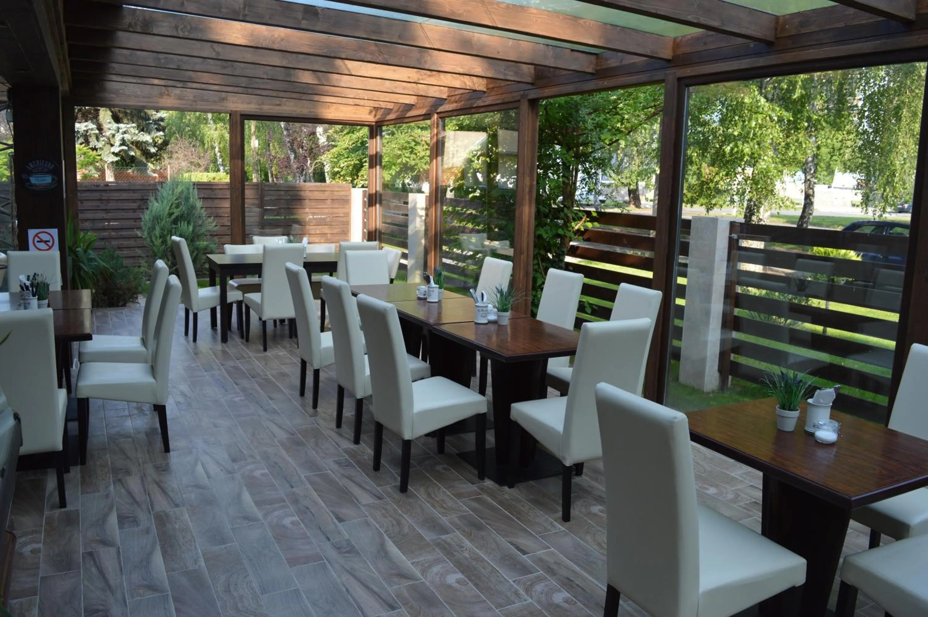 Restaurant/places to eat in Silver Garden