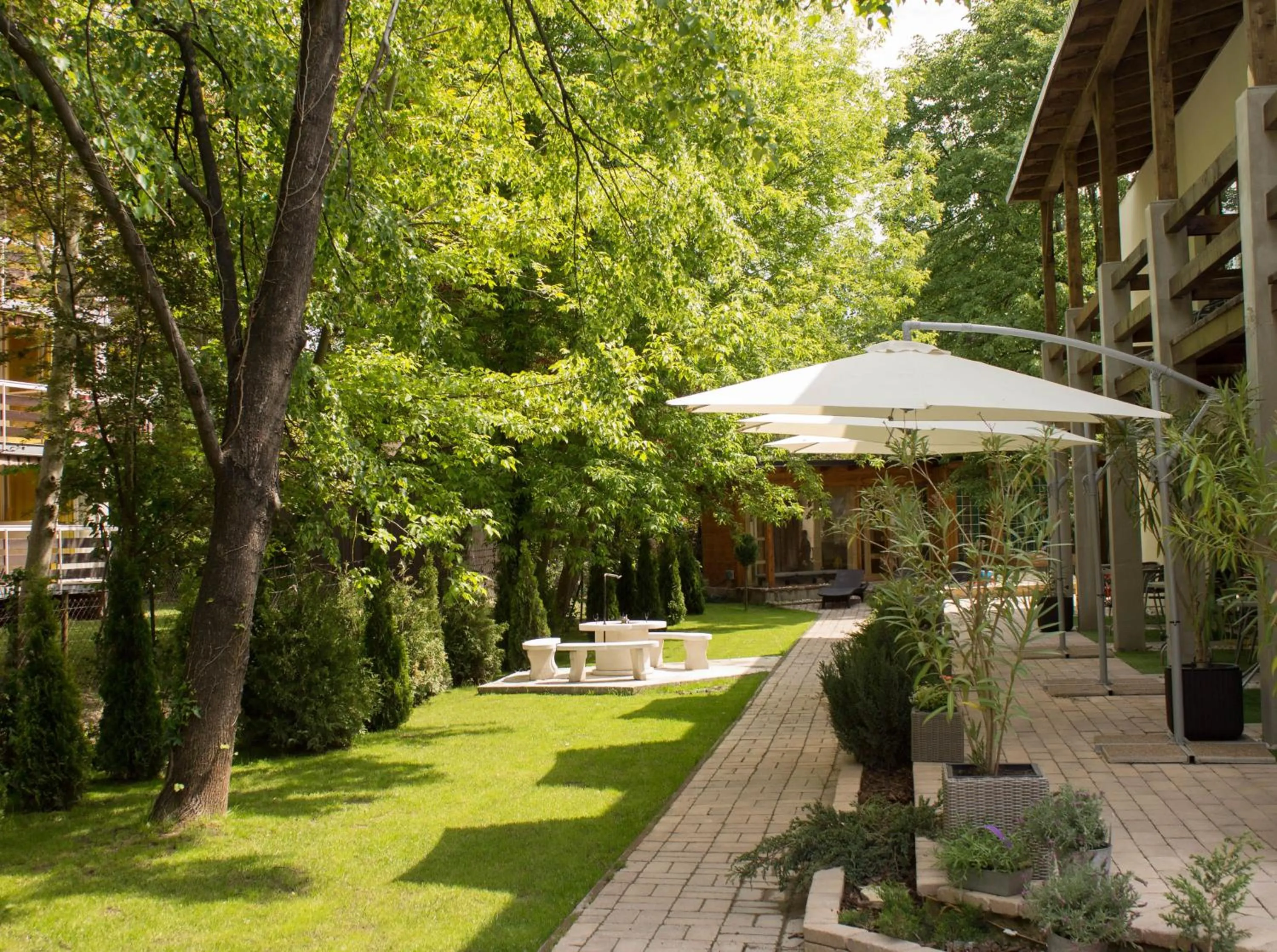 Facade/entrance in Silver Garden