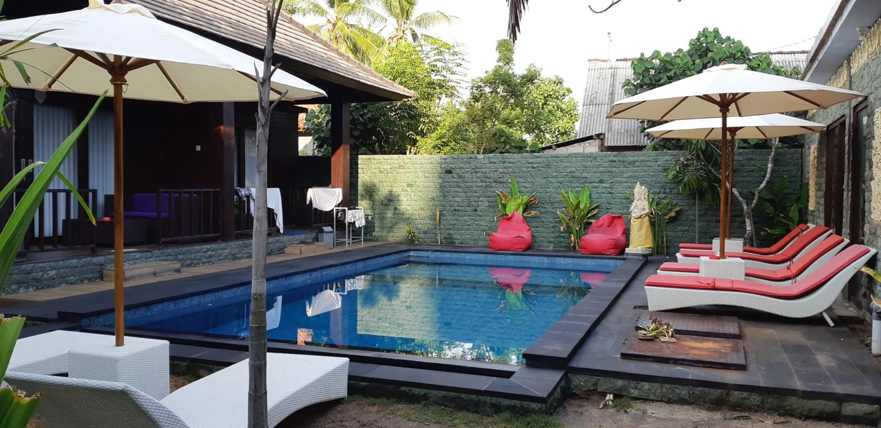 Swimming pool in Bunutbali Villas88