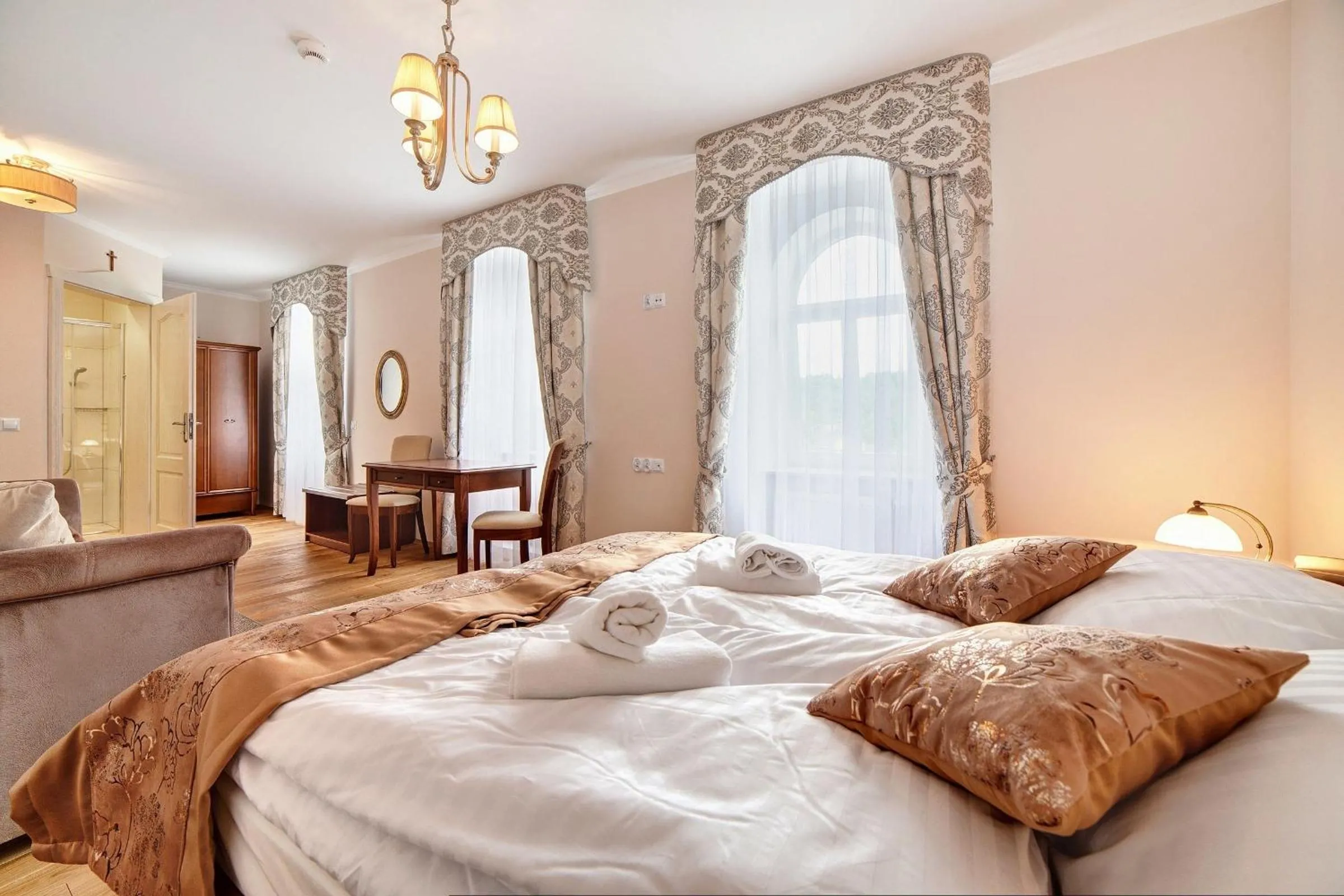 Photo of the whole room, Bed in Leśna Polana- blisko centrum, Mini Spa, cicha, spokojna okolica, parking gratis