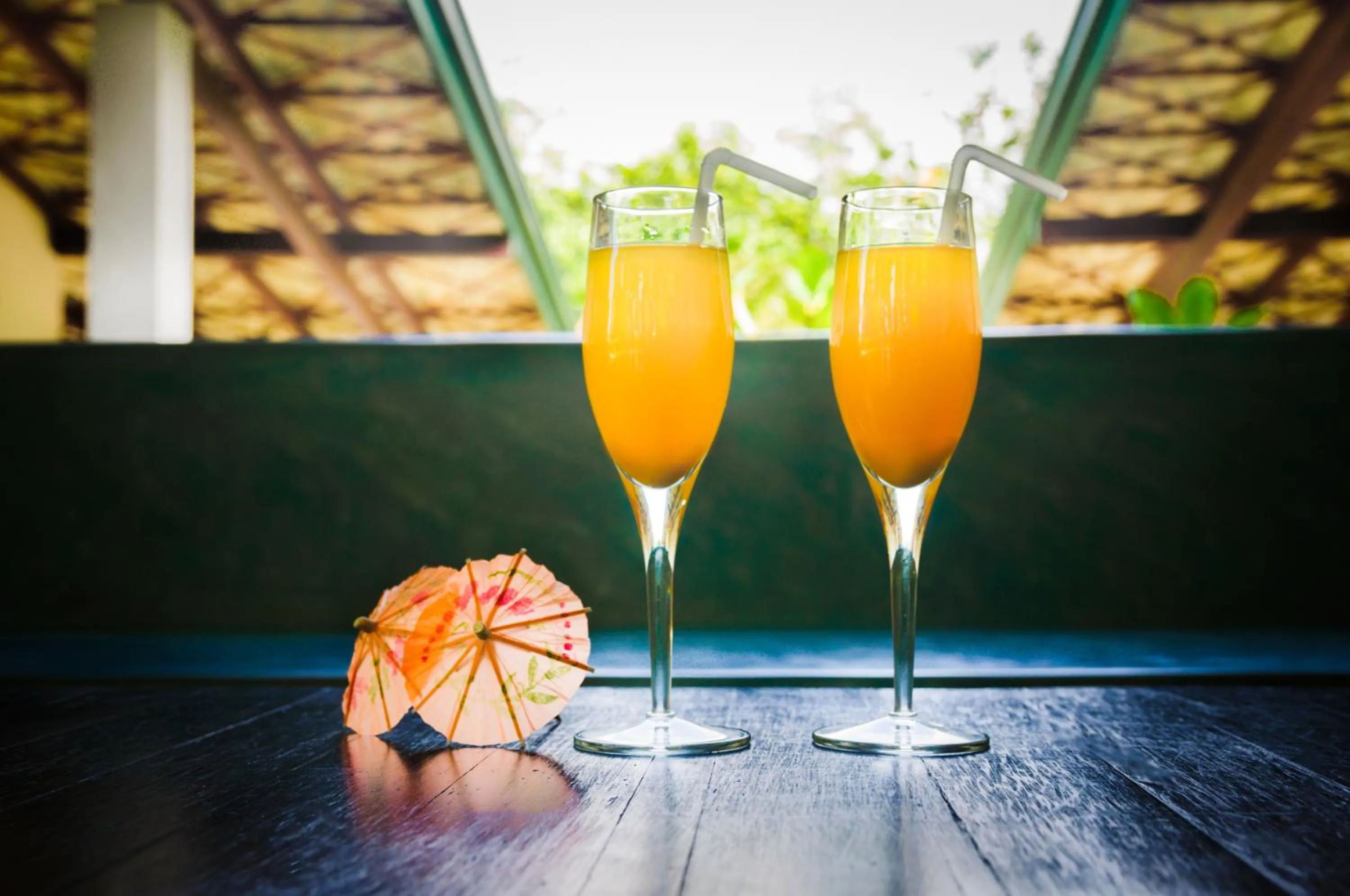 Non alcoholic drinks in Garcinia Leaf